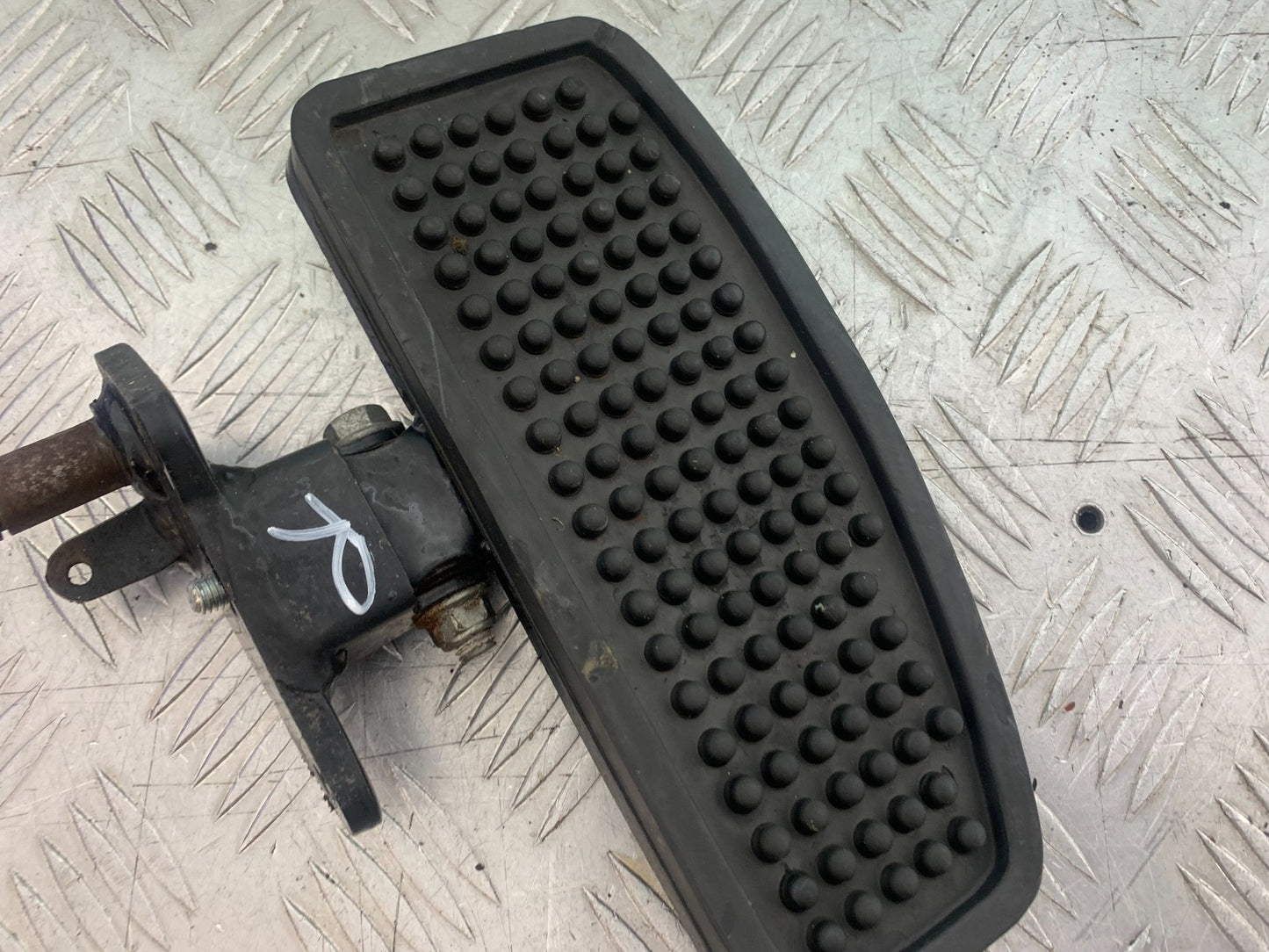 PIONEER NEVADA XF125 RIGHT FOOTBOARD YEAR 2009 (CMB1214)