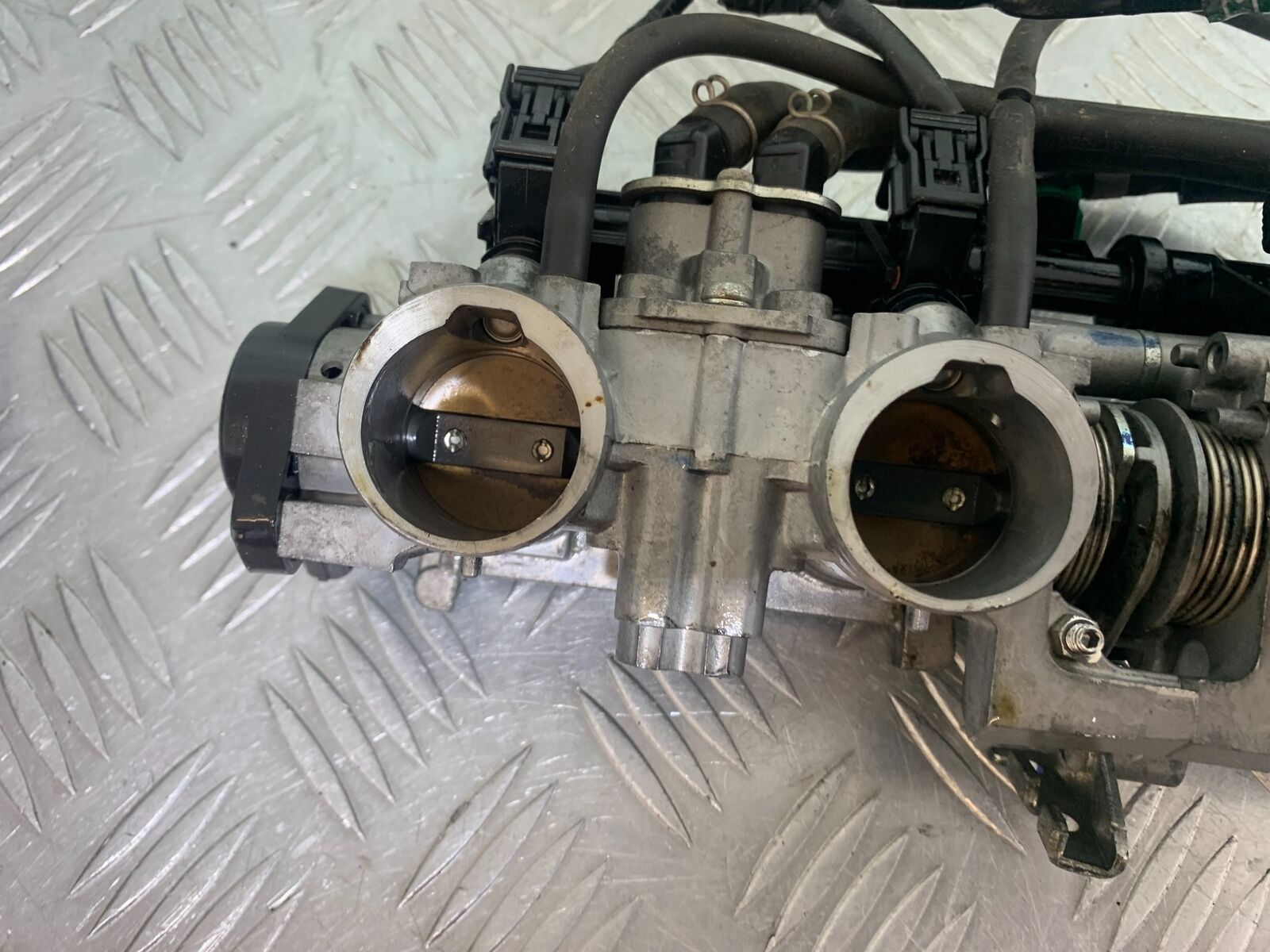 HONDA CBR650 F CBR 650F THROTTLE BODIES  YEAR 2014-17  (CMB1130)