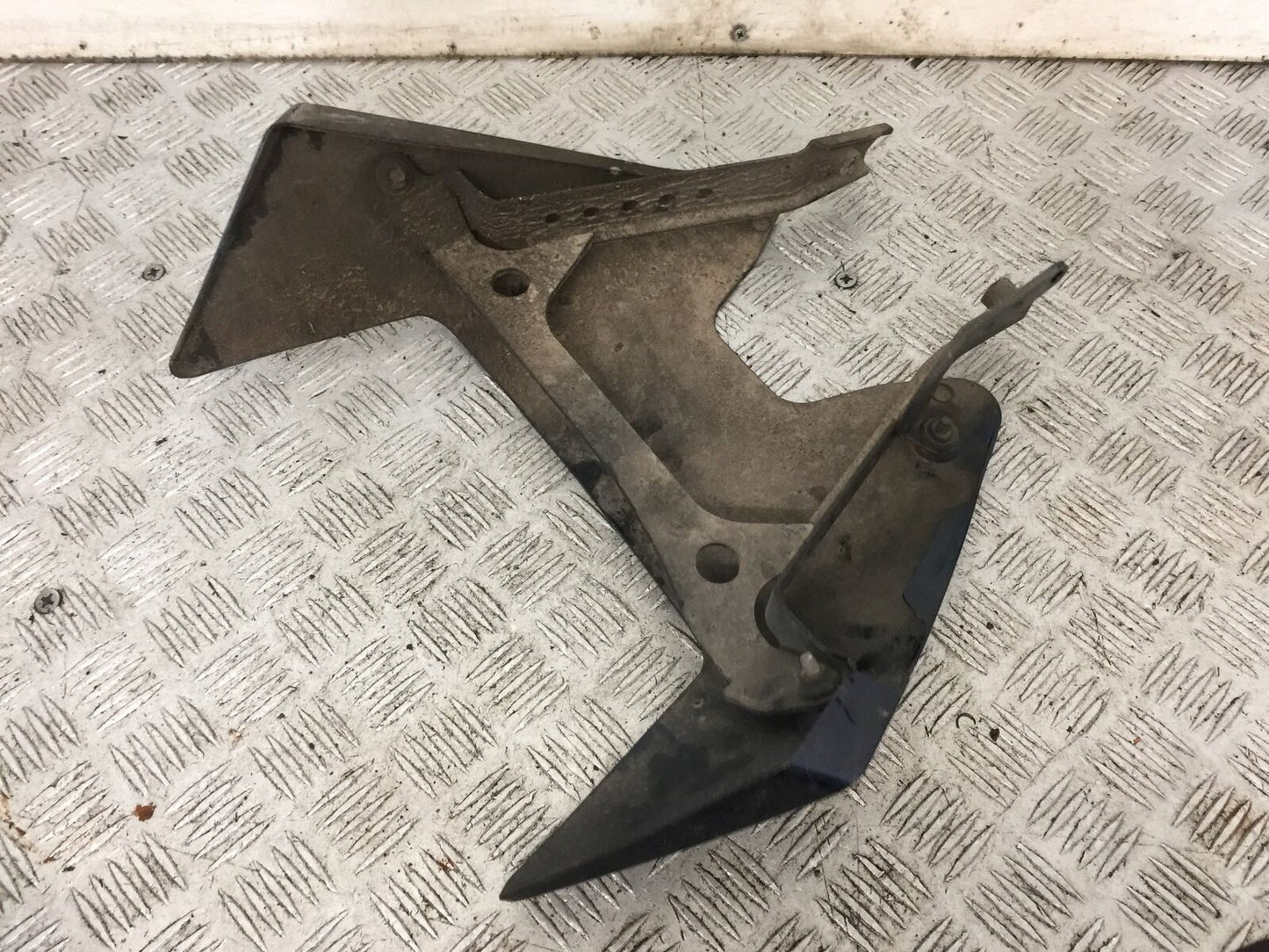 KAWASAKI ZZR1400 ZZR 1400 BELLY PAN YEAR 2007-11(STOCK 893)