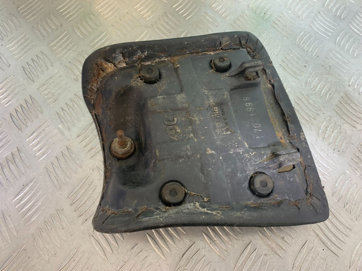 APRILIA RS50 RS 50 FRONT SEAT   YEAR 1996-1998 (CMB1132)