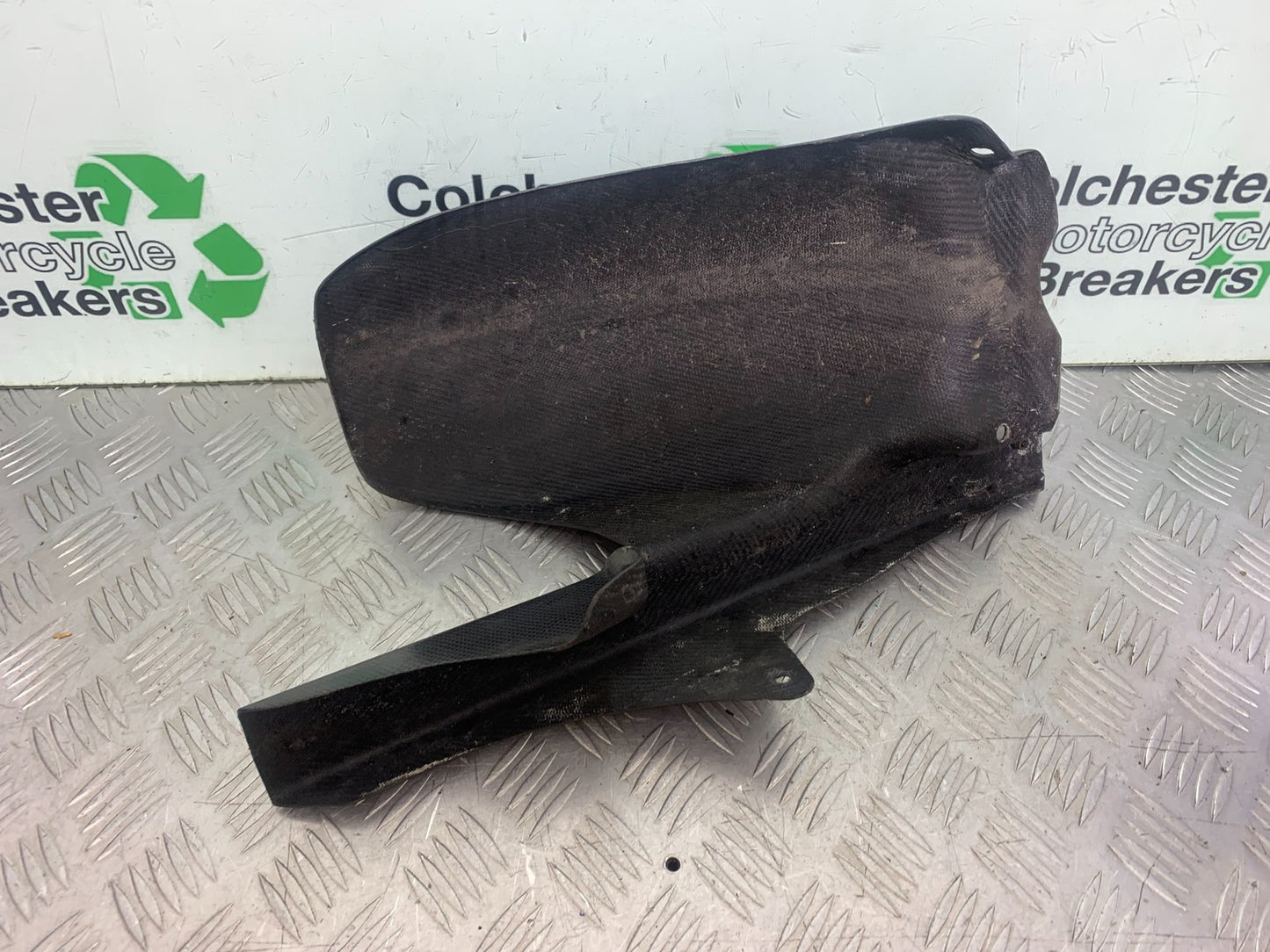 TRIUMPH 1050 SPRINT ST CARBON HUGGER   YEAR 2004-2007 (CMB1197)