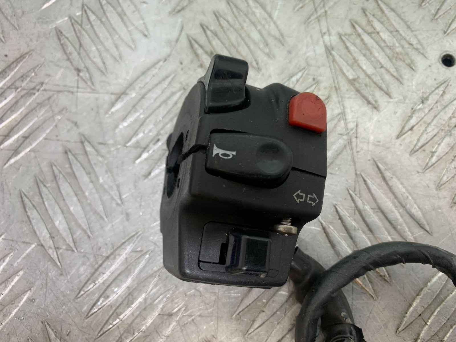 APRILIA RSV1000 RSV 1000 MILLE LEFT SWITCH GEAR  1998- 2003 (CMB1184)