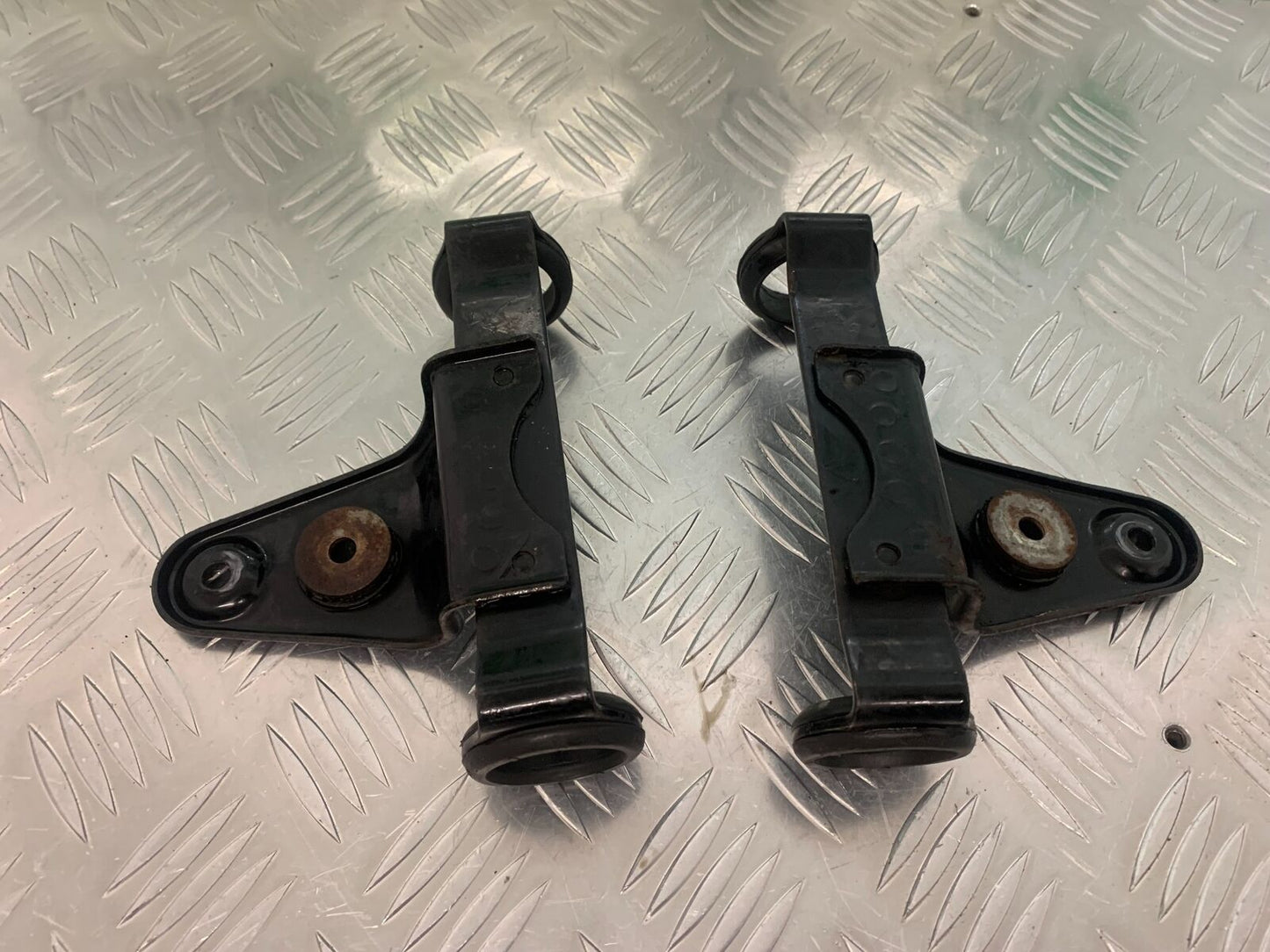 SUZUKI GS750 E GS 750E HEADLIGHT BRACKETS  YEAR 1979  (STOCK 959)