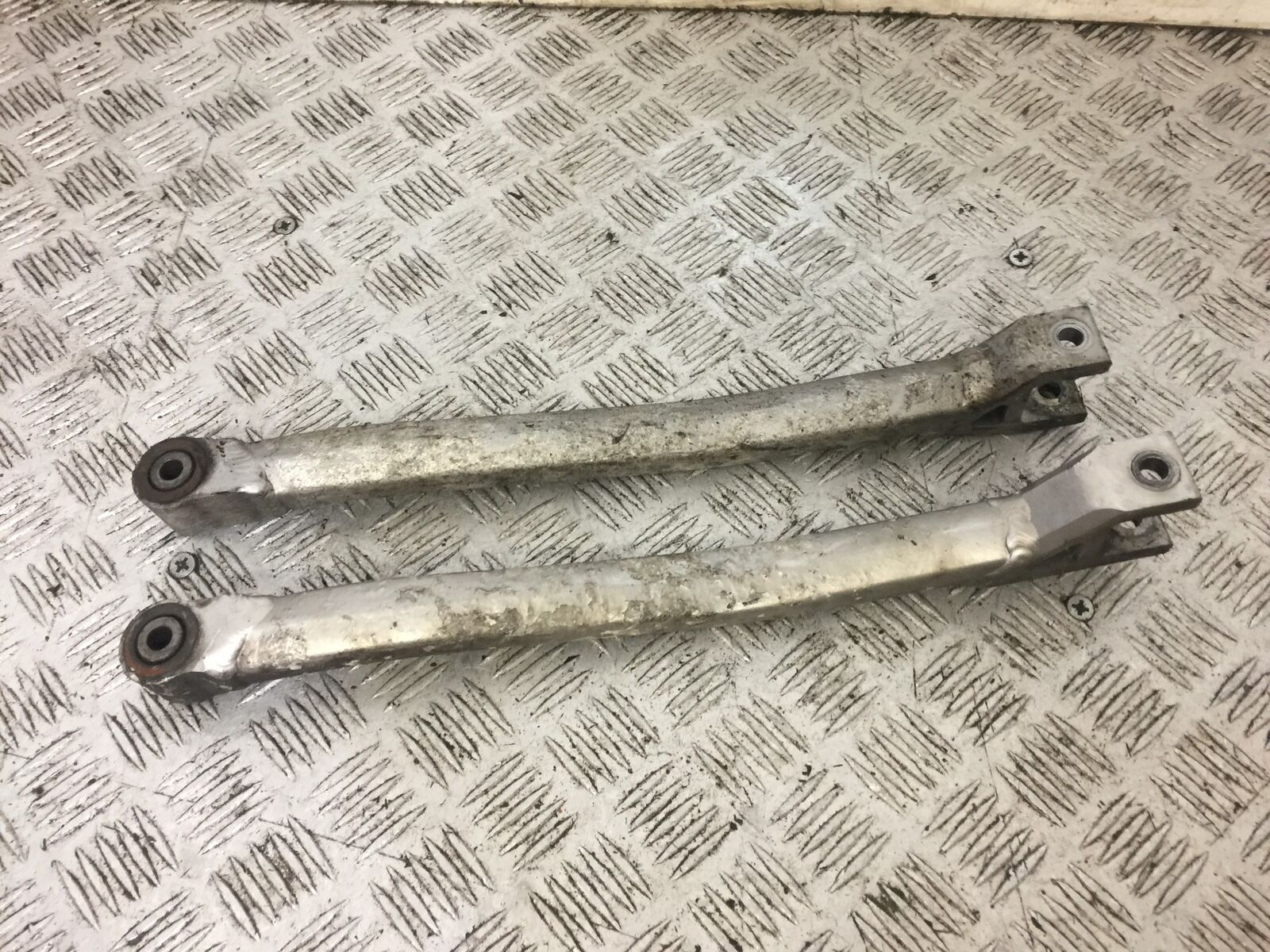 KAWASAKI GTR1400 GTR 1400 BRAKE ARMS  YEAR 2010 (STOCK 716)