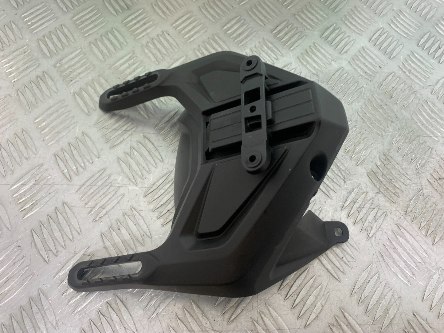 TRIUMPH TIGER 800 XRT SCREEN MOUNT   2018-2020 (CMB1193)
