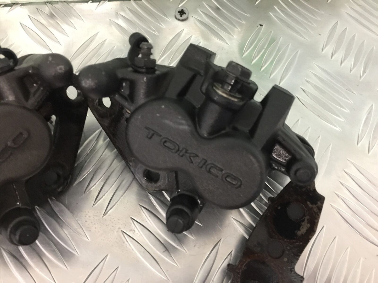 KAWASAKI ER6 N FRONT BRAKE CALIPERS  YEAR 2009-2011  (STOCK 928)