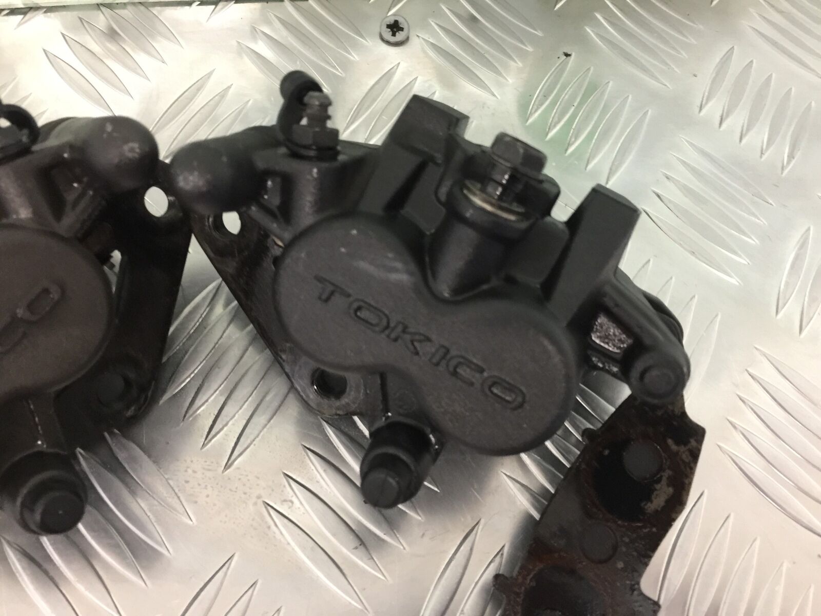 KAWASAKI ER6 N FRONT BRAKE CALIPERS  YEAR 2009-2011  (STOCK 928)