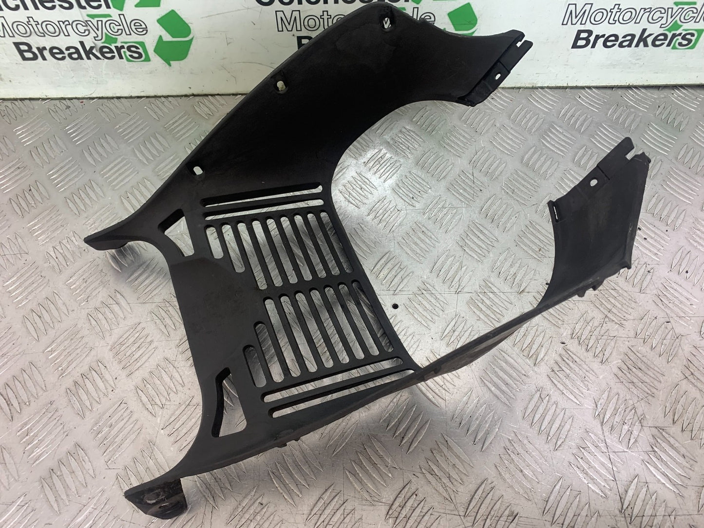 HONDA XL125 VARADERO RADIATOR GRILL  YEAR 2001-2006  (CMB1210)