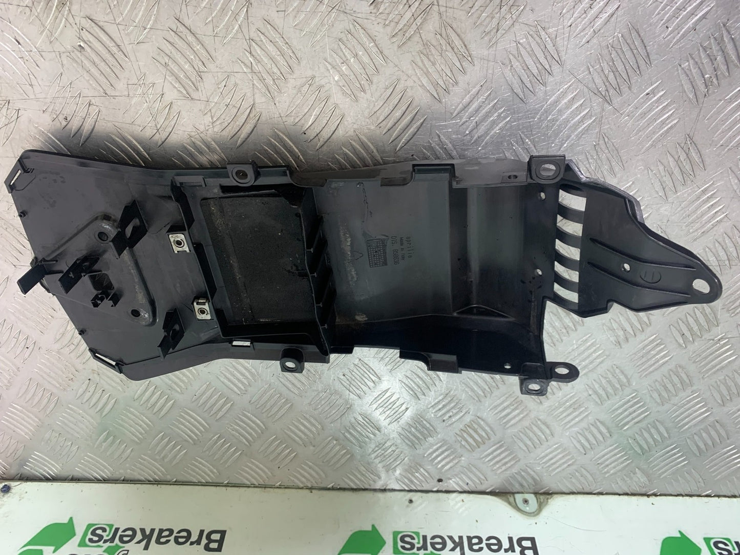 APRILIA TUONO 1000 V4 UNDERTRAY YEAR 2013-2014  (CMB1239)