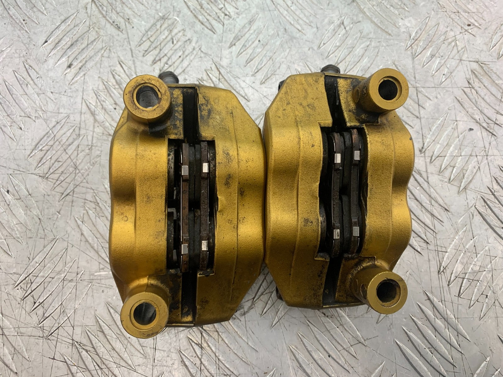 TRIUMPH 675 STREET TRIPLE R FRONT BRAKE CALIPERS  YEAR 2013 - 2016 (CMB1221)