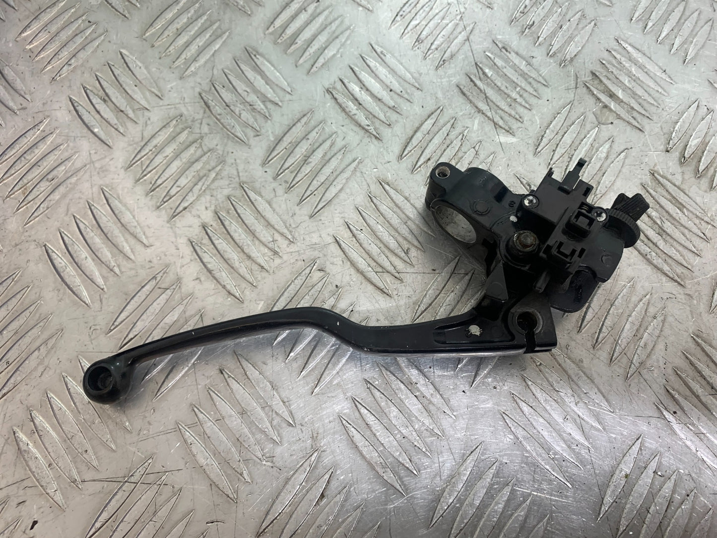 KAWASAKI Z125 Z 125 CLUTCH LEVER AND BRACKET   YEAR  2018-2023 (CMB1167)