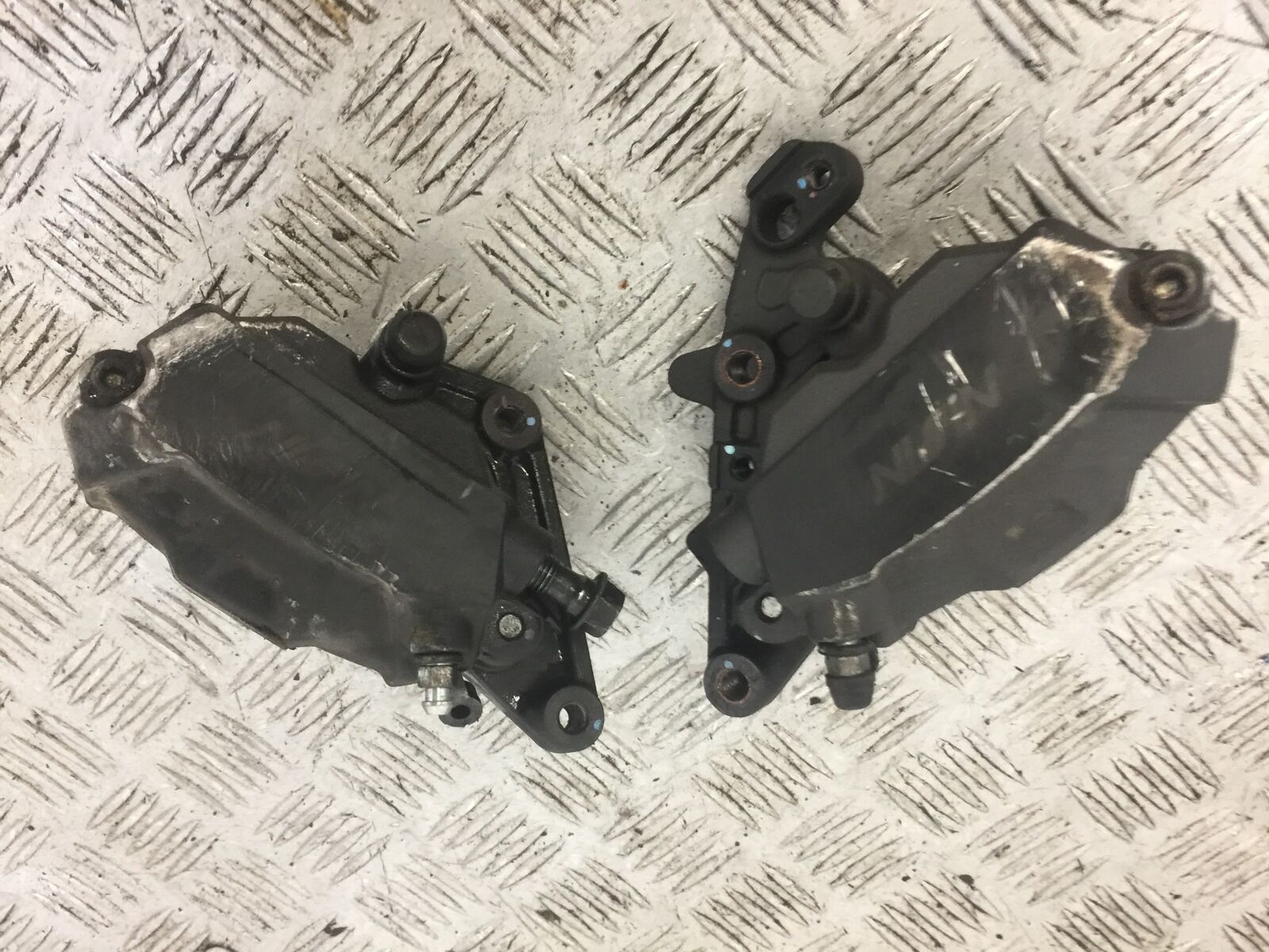 HONDA CB650 F CB 650 FA-H FRONT BRAKE CALIPERS YEAR 2017-2019 (STOCK 710)