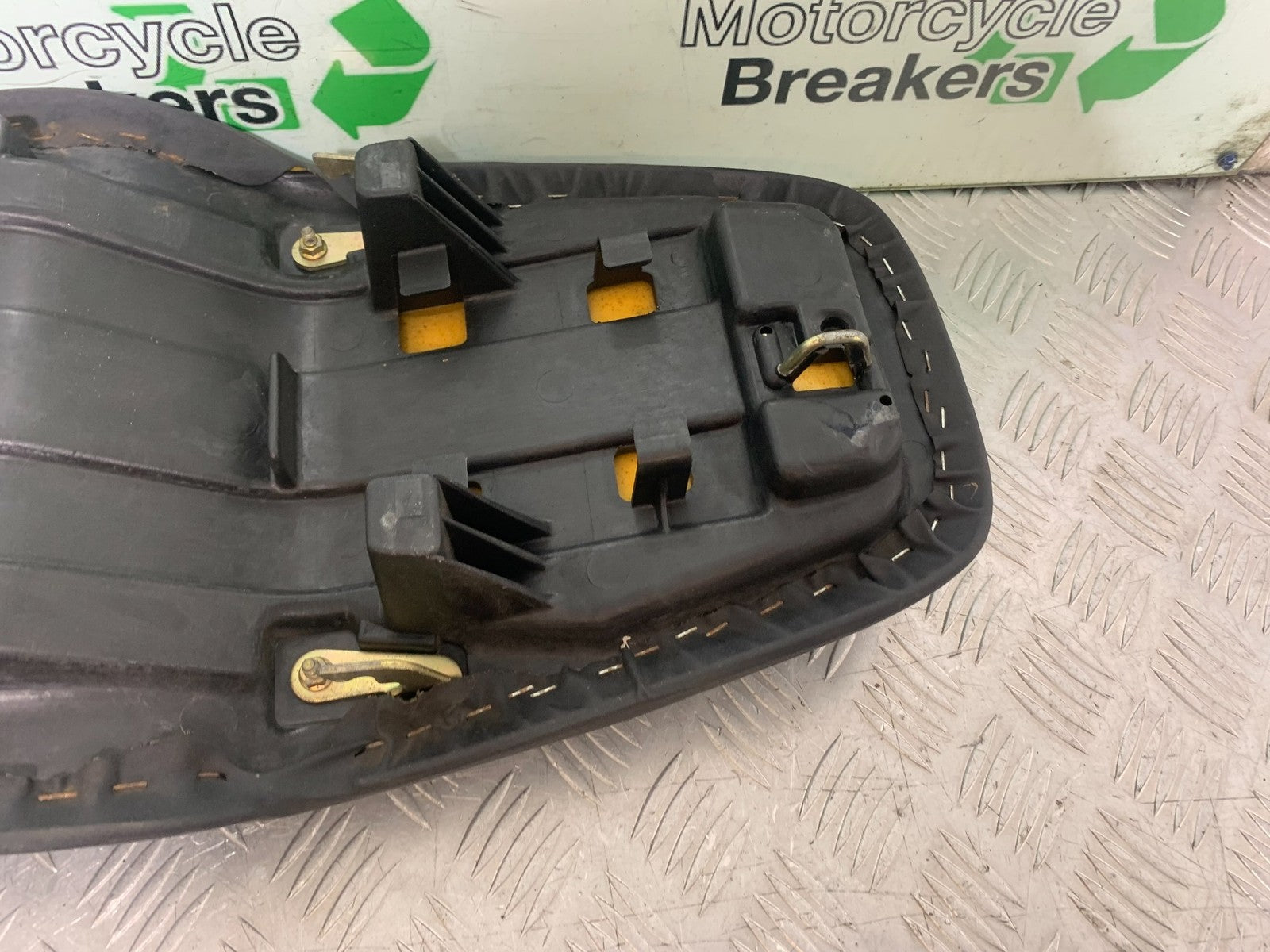 HONDA CBR600 CBR 600 FX FY SEAT YEAR 1999-2000 (CMB1287)