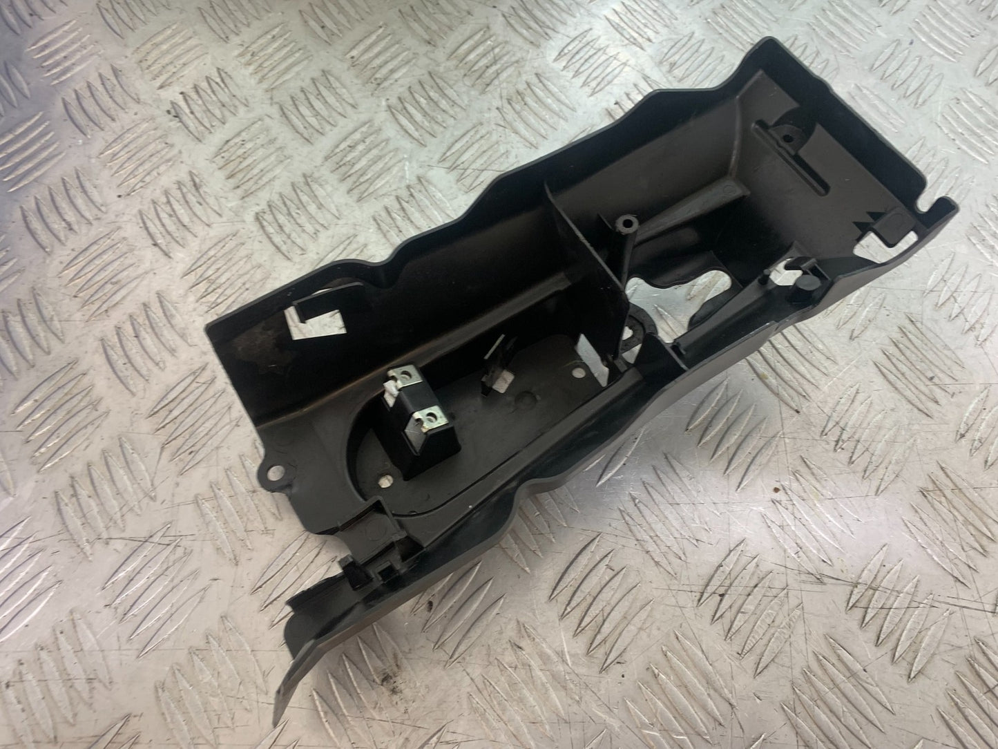 YAMAHA YZF R1 14 B BIG BANG UNDERTRAY  2009-14 (CMB1175)
