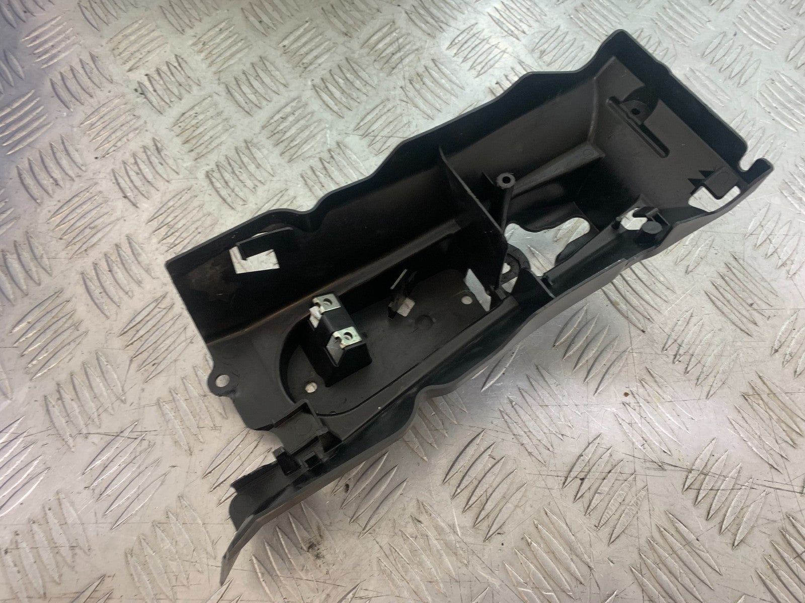 YAMAHA YZF R1 14 B BIG BANG UNDERTRAY  2009-14 (CMB1175)