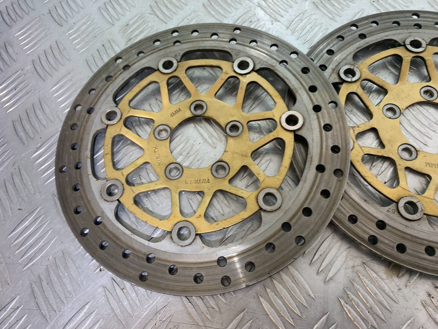 KAWASAKI Z750 ZR750 ZR-7S FRONT BRAKE DISCS   YEAR 1999-05 (CMB1135)