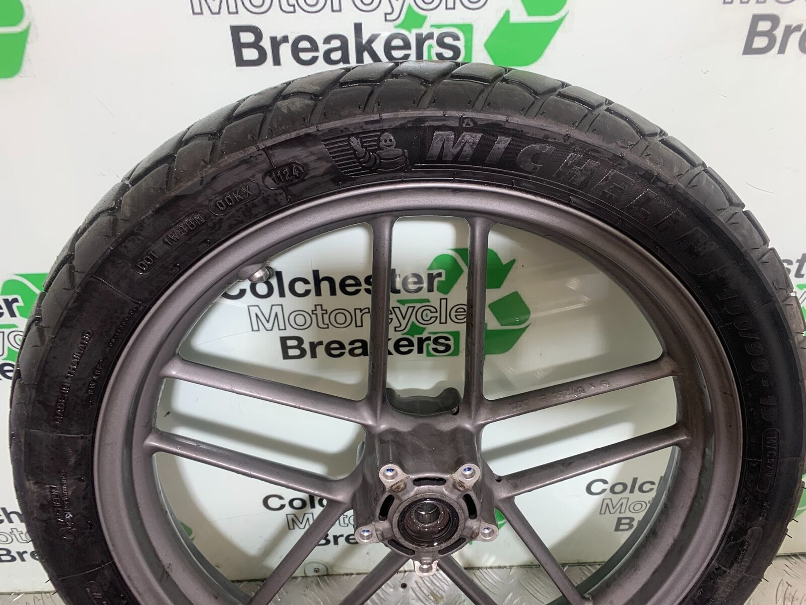 TRIUMPH TIGER 800 FRONT WHEEL   YEAR 2011-2014 (CMB1113)