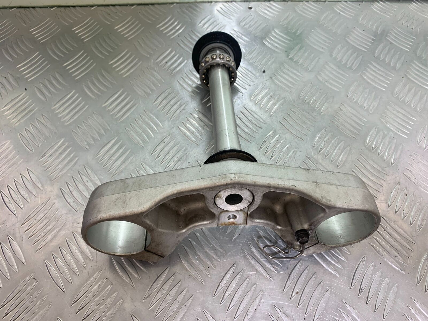 TRIUMPH TIGER 1200 EXPLORER BOTTOM YOKE  YEAR 2012-2015 (STOCK 992)