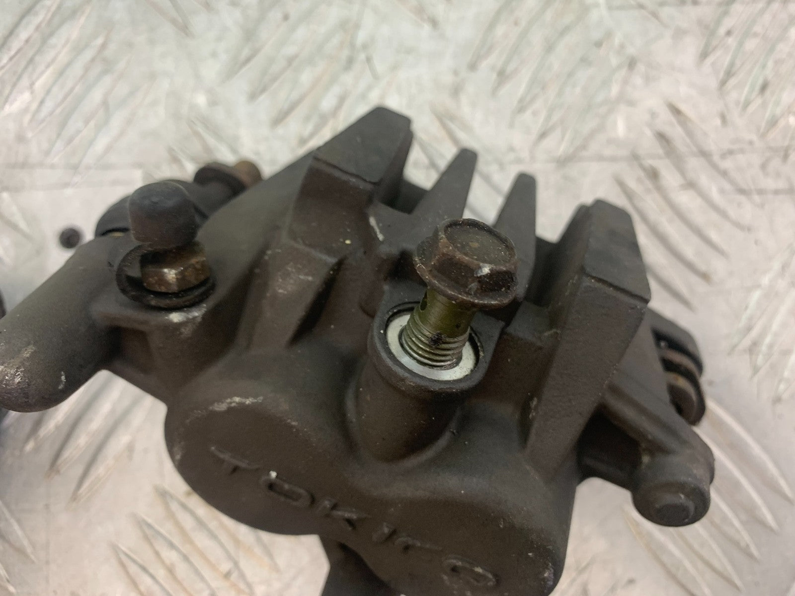 KAWASAKI Z750 Z 750 FRONT BRAKE CALIPERS YEAR 2004-2006  (CMB1234)