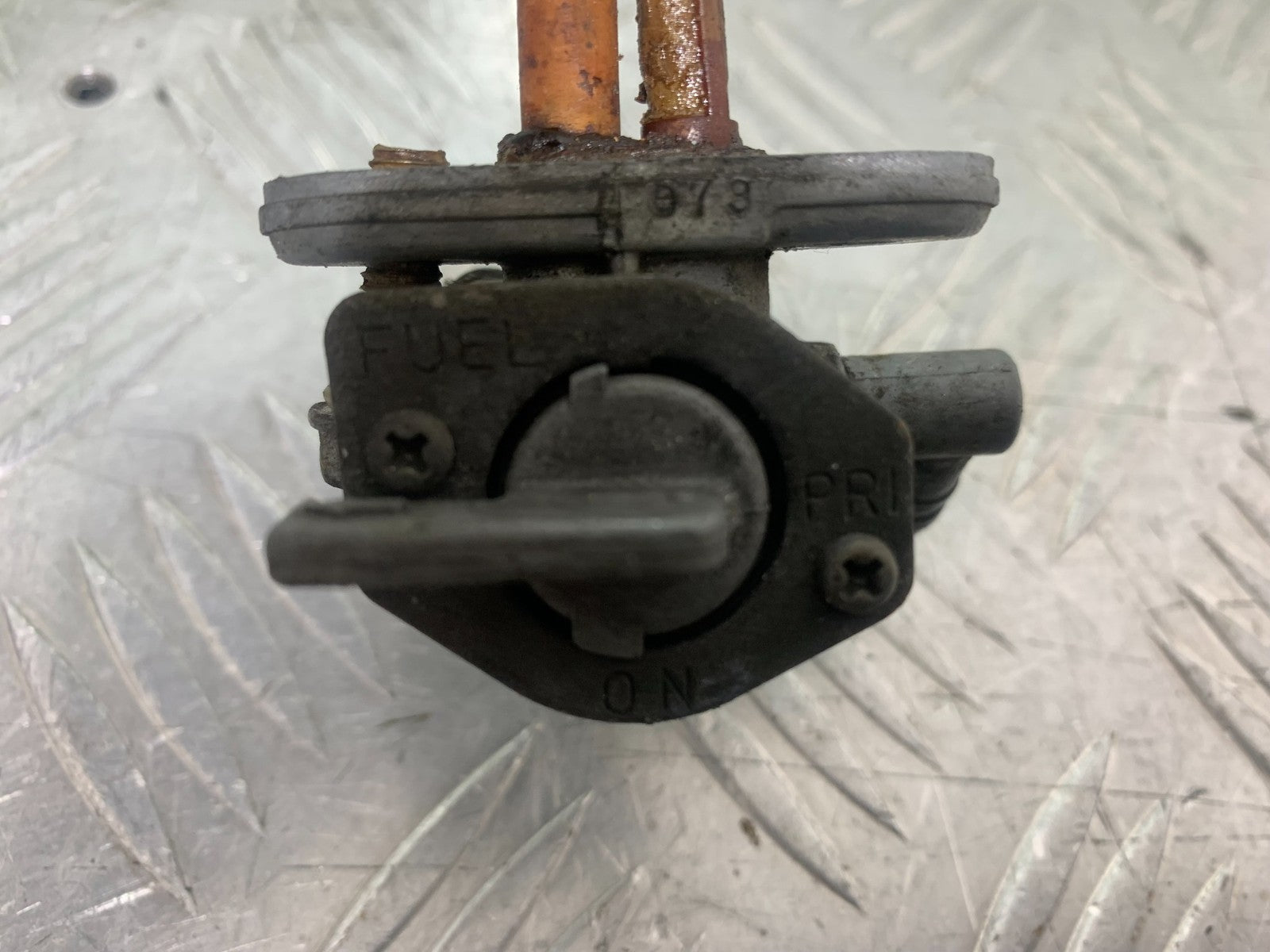KAWASAKI GPZ600 GPZ 600 PETROL TAP  YEAR 1988-90 (CMB1258)