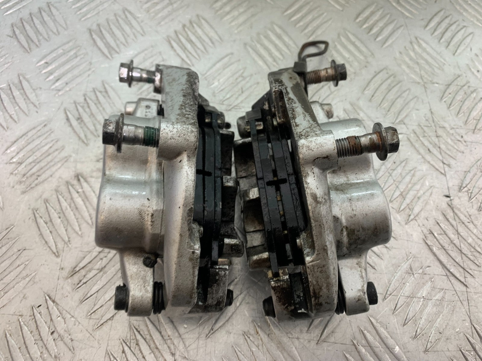 YAMAHA XV1100 XV 1100 VIRAGO FRONT BRAKE CALIPERS 1990-1999 (CMB1243)