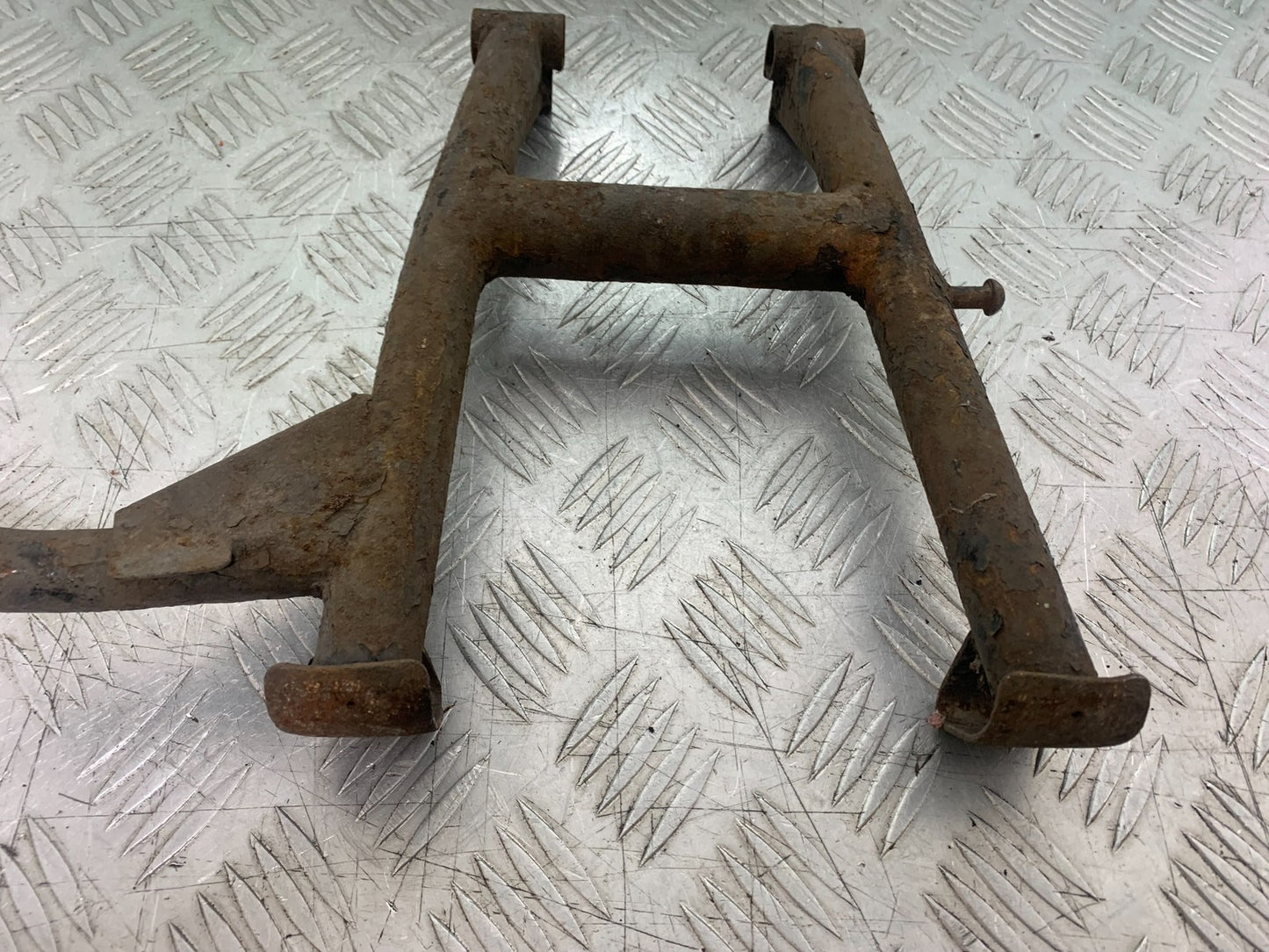KAWASAKI GT550 GT 550 CENTER STAND  YEAR 1989-1994