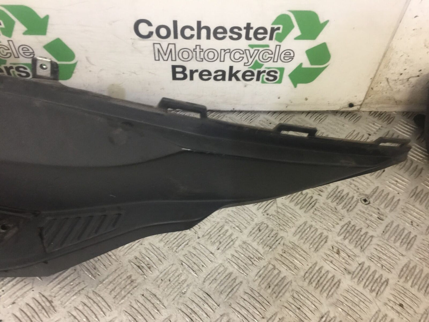 HONDA FORZA 125 LEFT FOOTBOARD YEAR 2015 (STOCK 620)