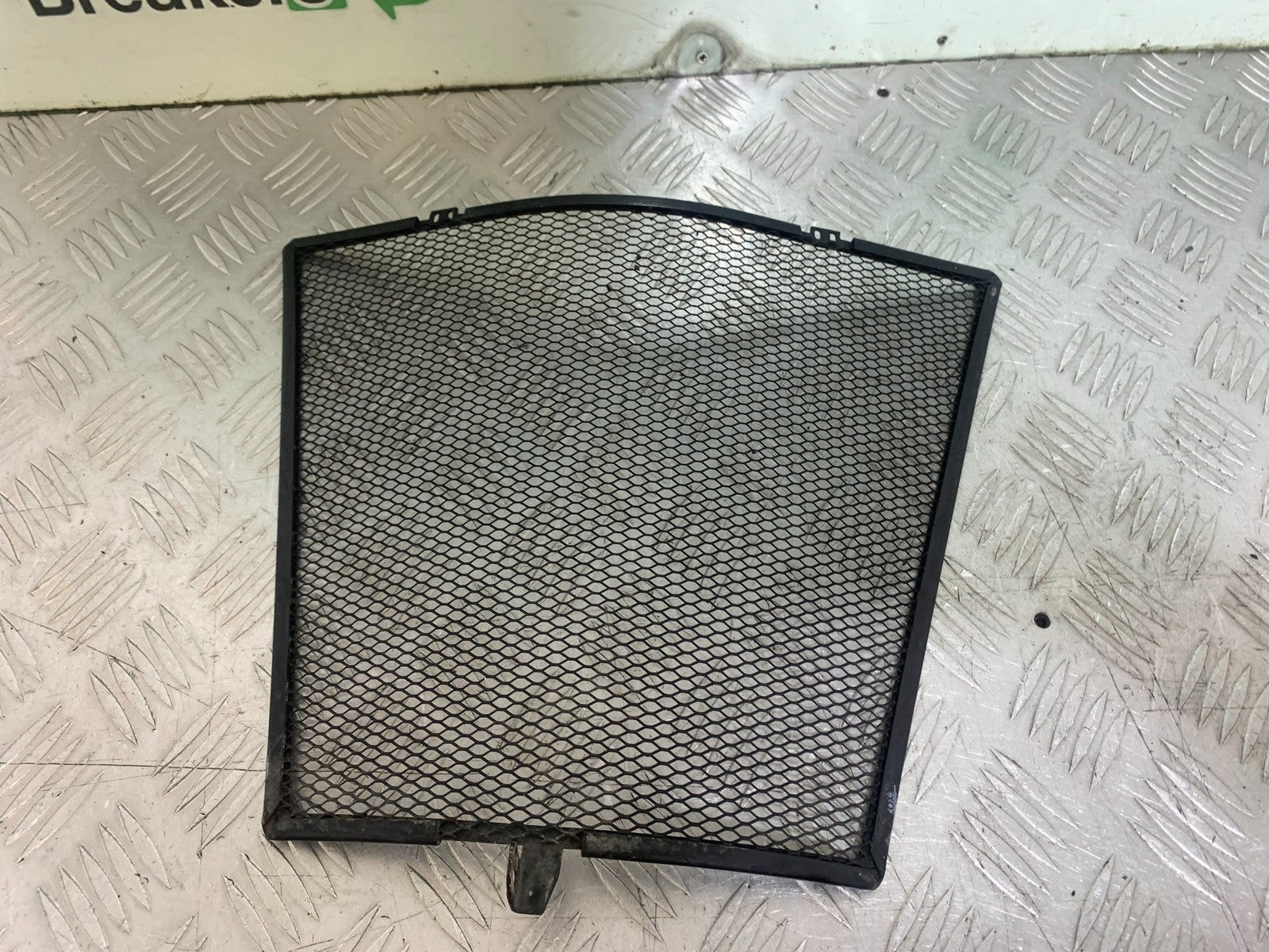 SUZUKI GSXR750 GSXR 750 K4 K5 RADIATOR GRILL   2004-2005 (CMB1319)