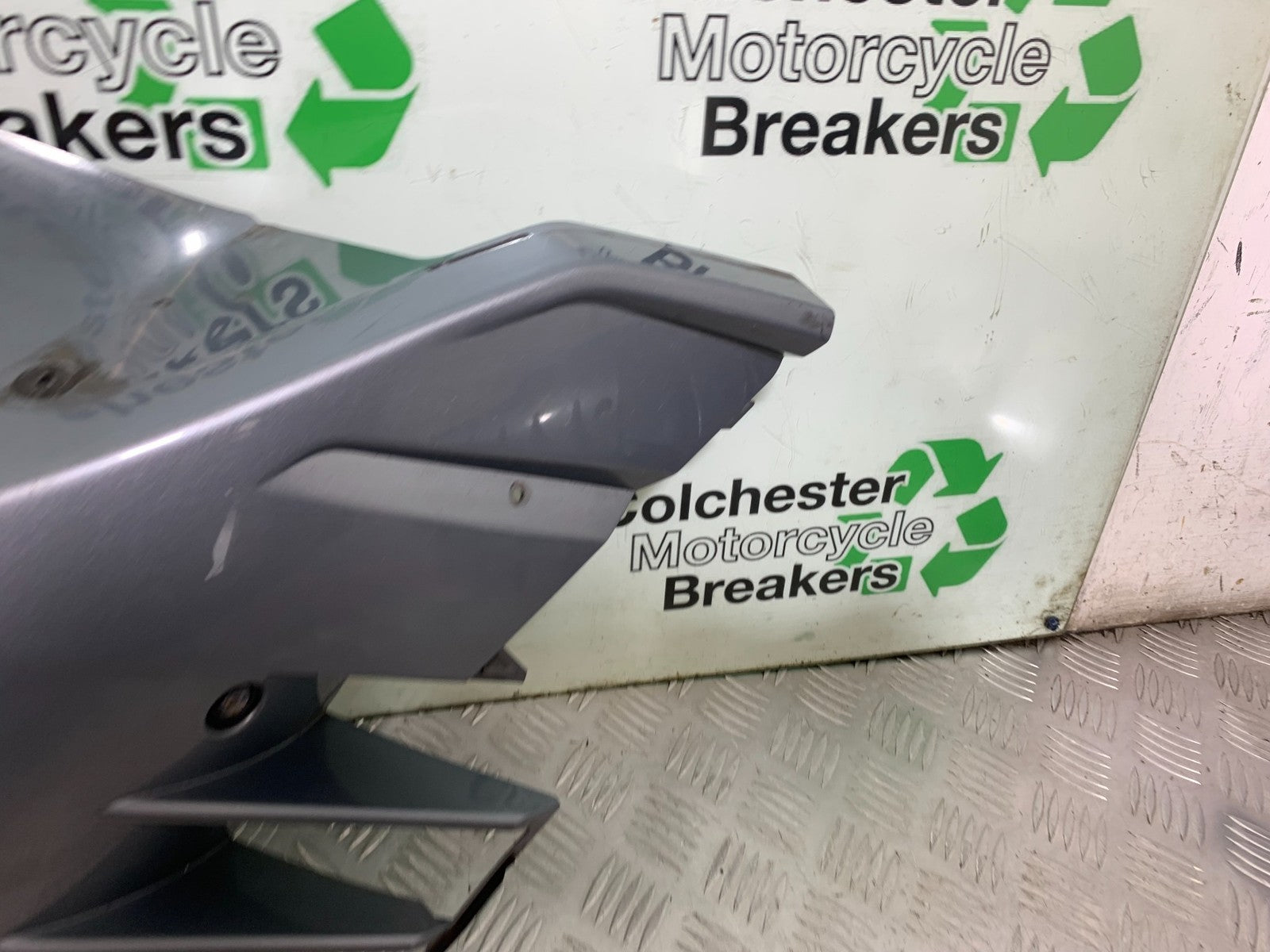 KAWASAKI GTR1400 GTR 1400 RIGHT MIDDLE FAIRING PANEL   YEAR 2007-2009 (CMB1306)