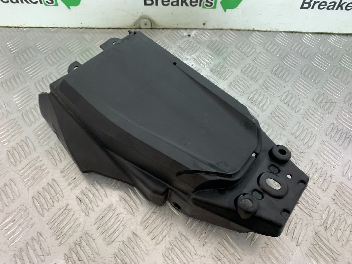 KTM DUKE 125 UNDERTRAY YEAR 2017-2022 (CMB1274)