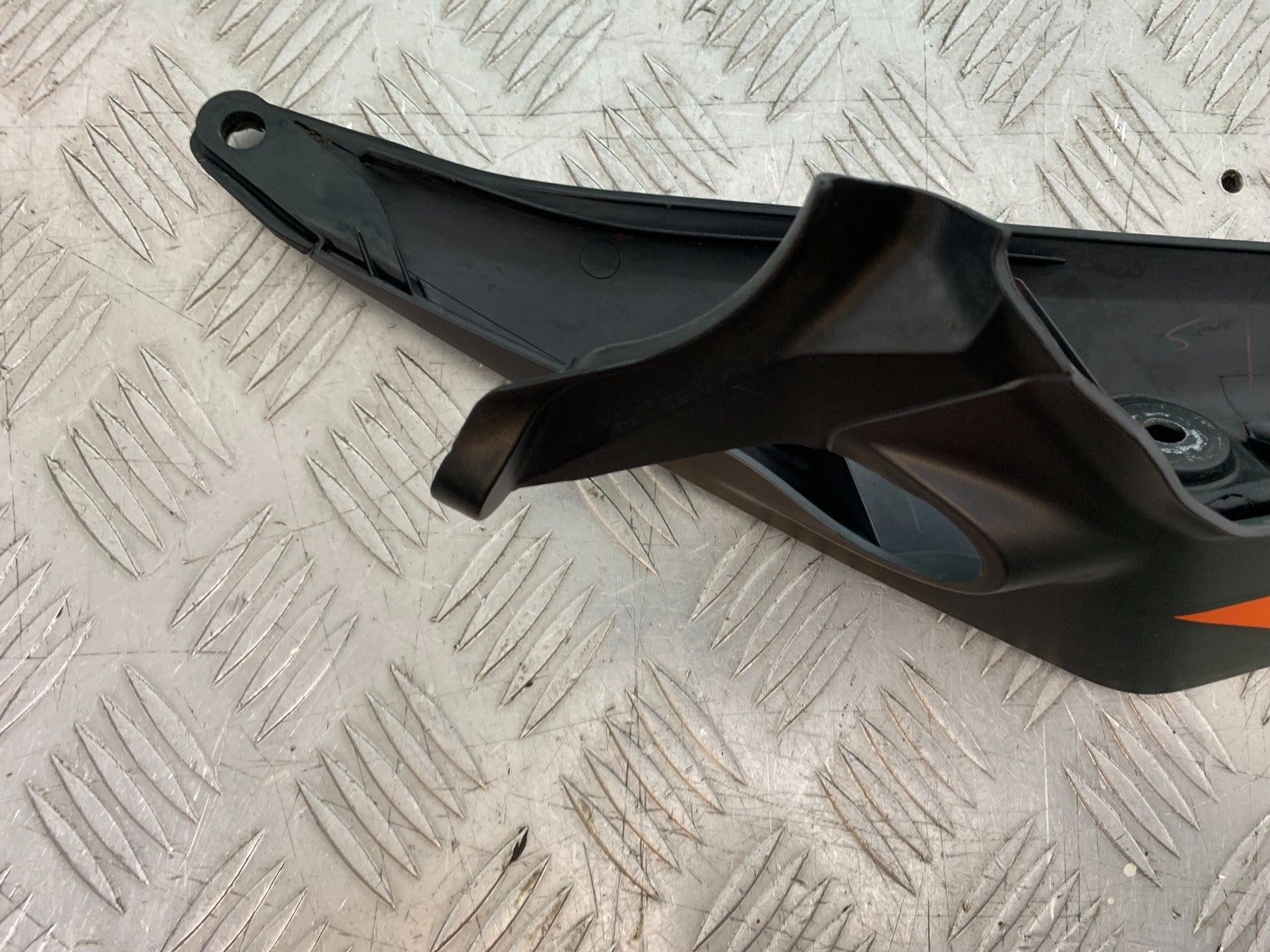 KTM DUKE 125 LEFT SEAT PANEL YEAR 2017-2022 (CMB1274)
