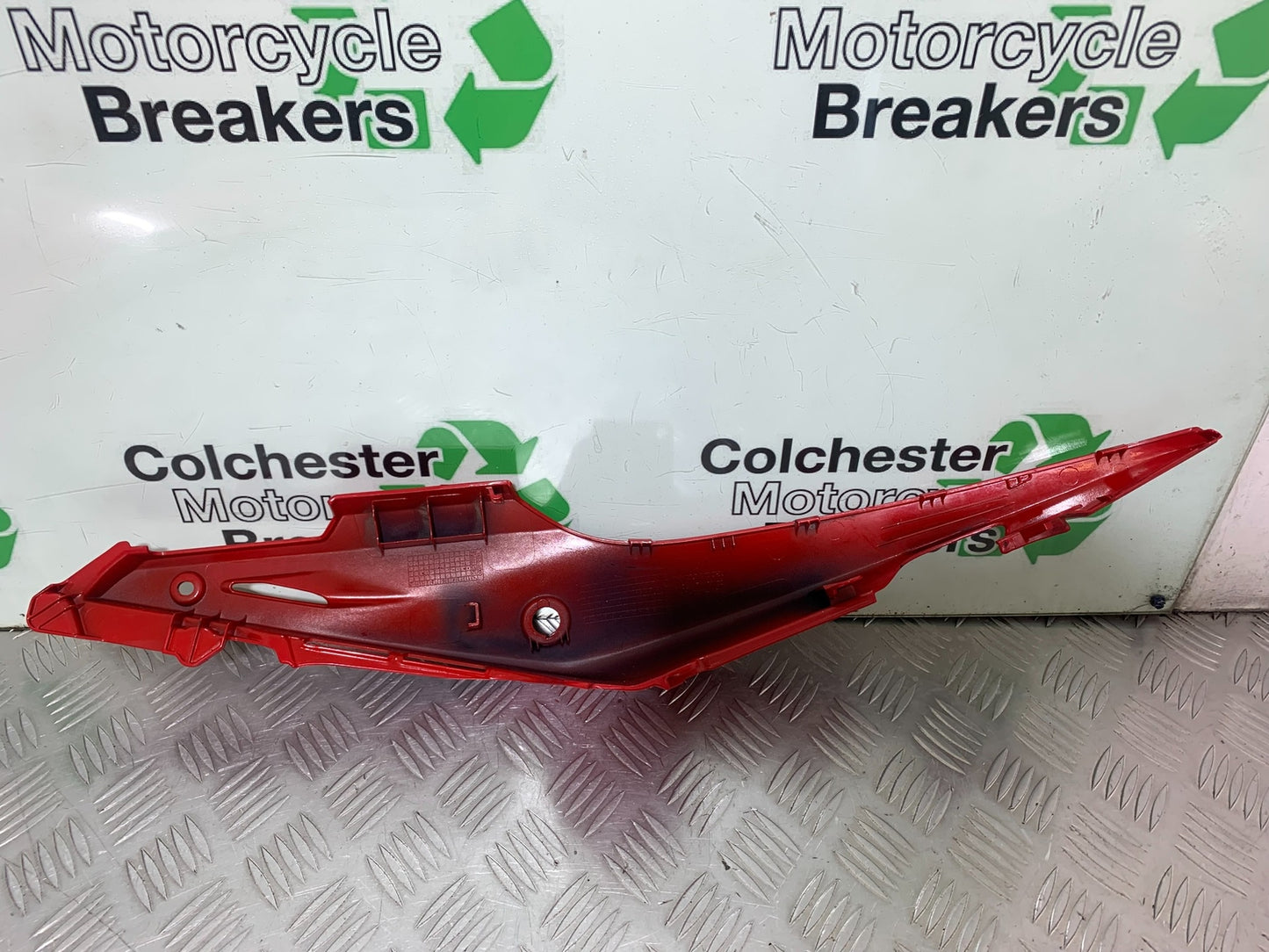 HONDA CBR500R CBR 500 R RIGHT SEAT PANEL  YEAR 2012-16 (CMB1151)