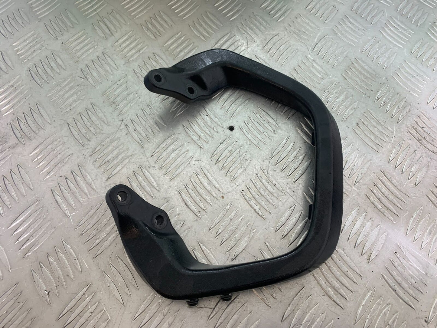 TRIUMPH 1050 SPRINT ST GRAB RAIL  YEAR 2004-2007 (CMB1089)