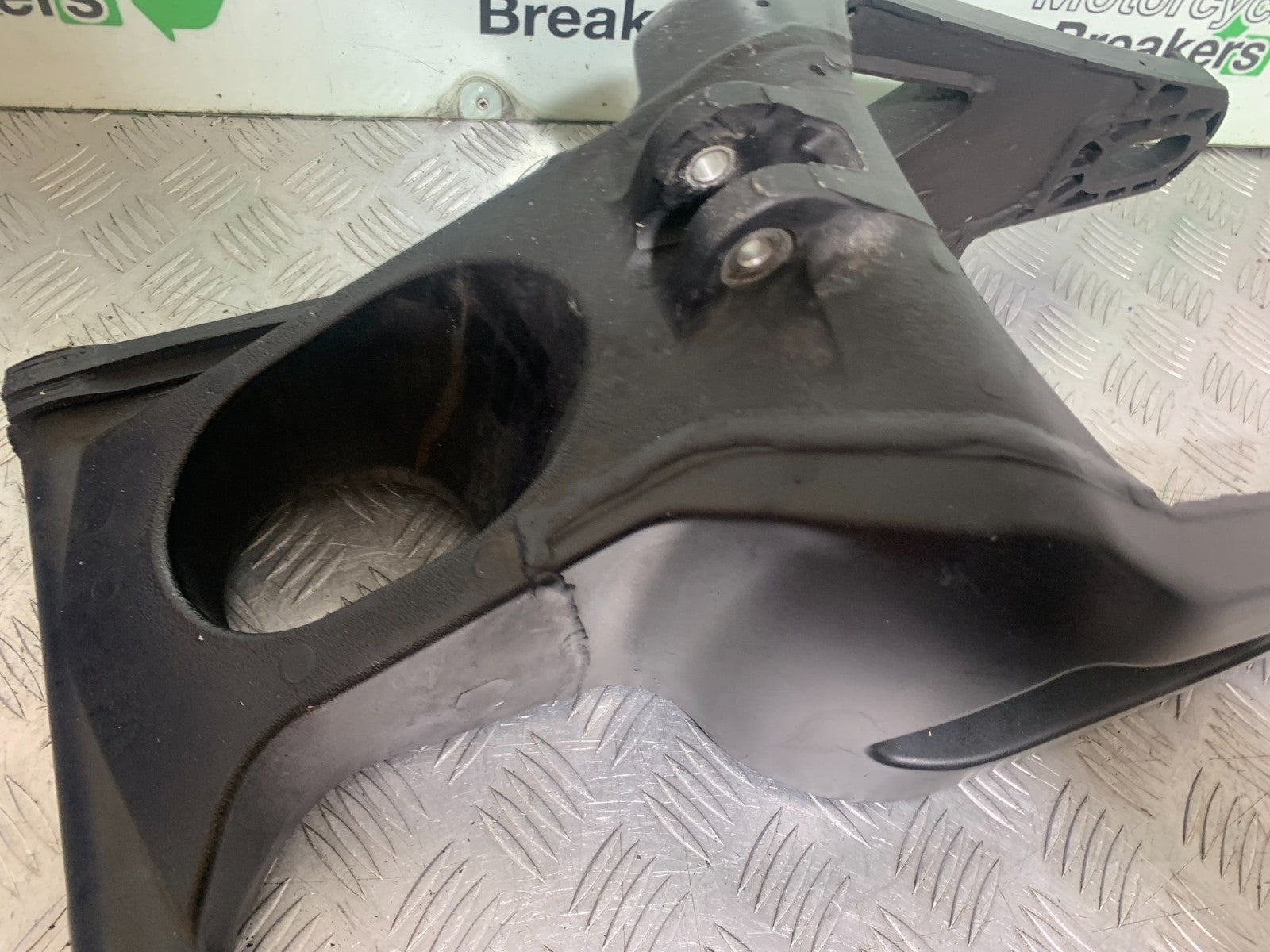 YAMAHA YZF R1 14 B BIG BANG SWINGARM    2009-14 (CMB1175)