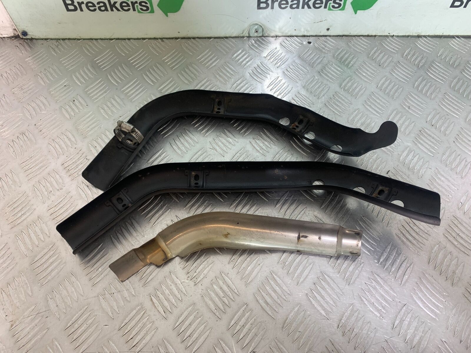 HARLEY DAVIDSON XL883 N IROD EXHAUST SHIELDS   YEAR 2020  (CMB1116)