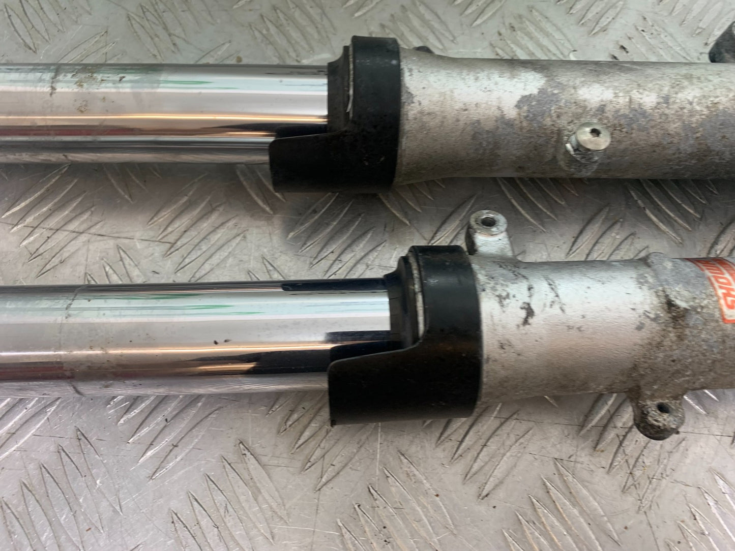HONDA CBR600 CBR 600 RR FORKS (BENT SOLD AS PARTS)   YEAR 2003-2004 CMB1173)