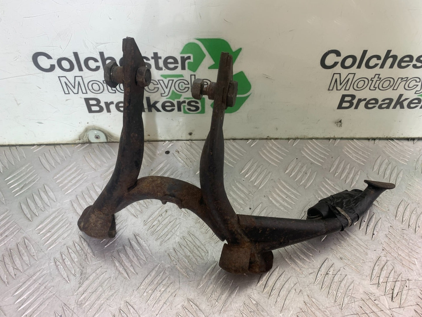 YAMAHA XJ900 XJ 900 DIVERSION CENTER STAND   YEAR 1994-2002 (CMB1292)