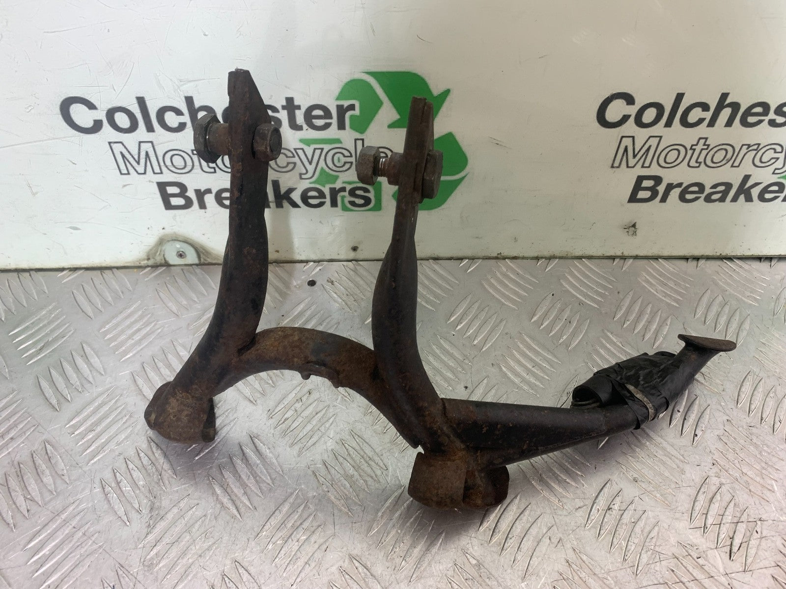 YAMAHA XJ900 XJ 900 DIVERSION CENTER STAND   YEAR 1994-2002 (CMB1292)
