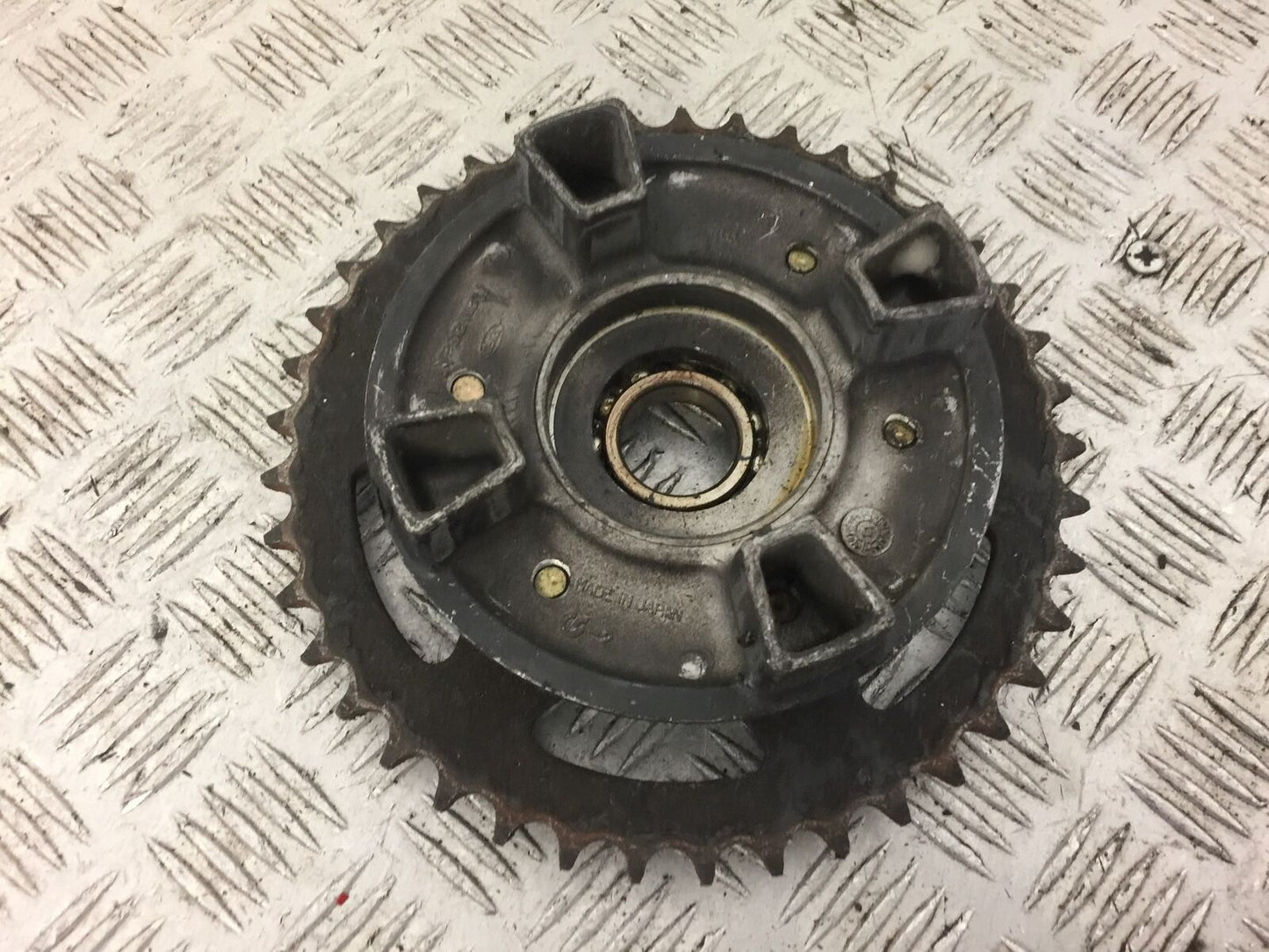 KAWASAKI ZX9R ZX9 C SPROCKET CARRIER  1998 (STOCK 519)