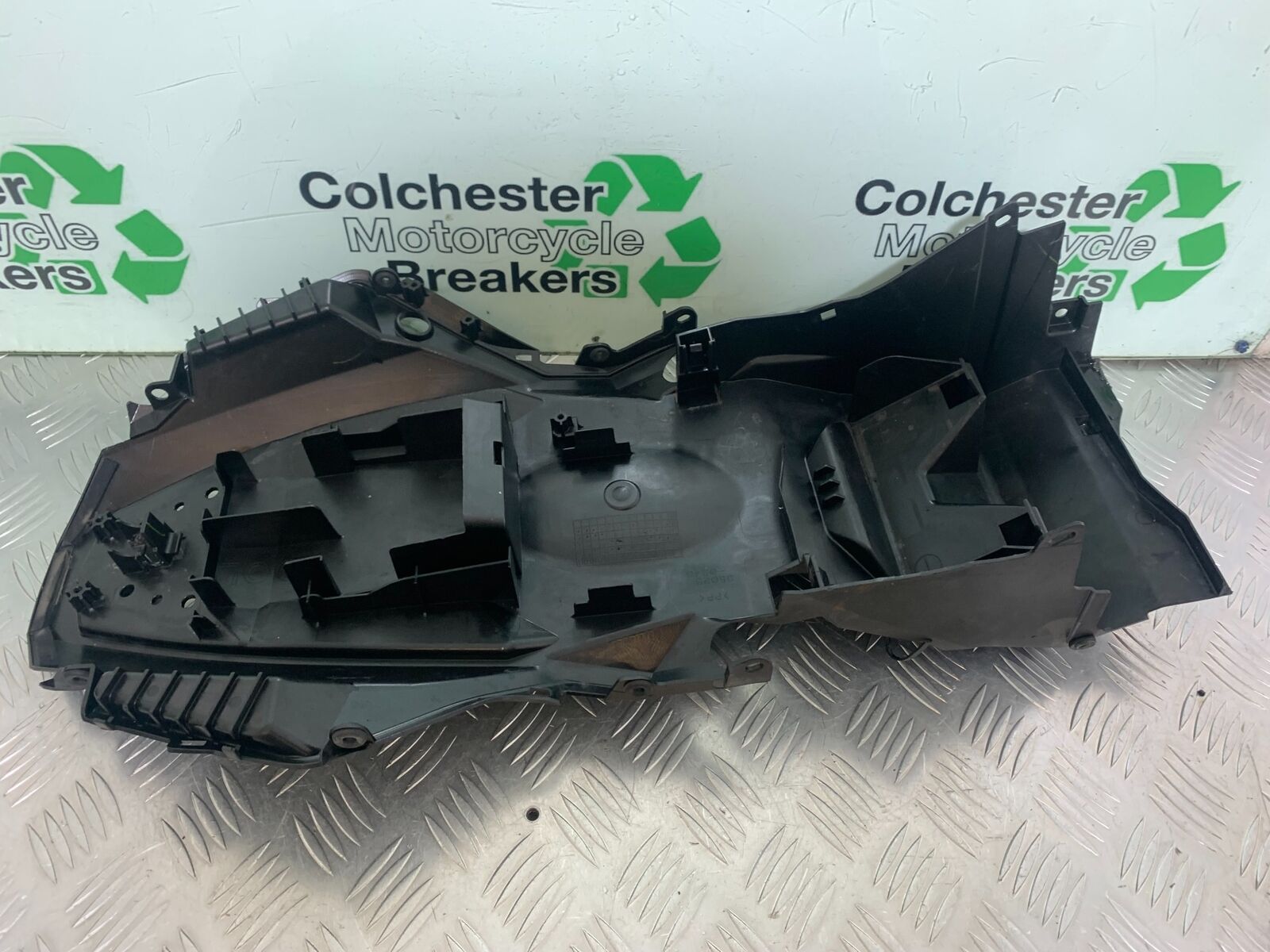 KAWASAKI Z300 ER300 UNDERTRAY  YEAR 2016-2018  (CMB1056)