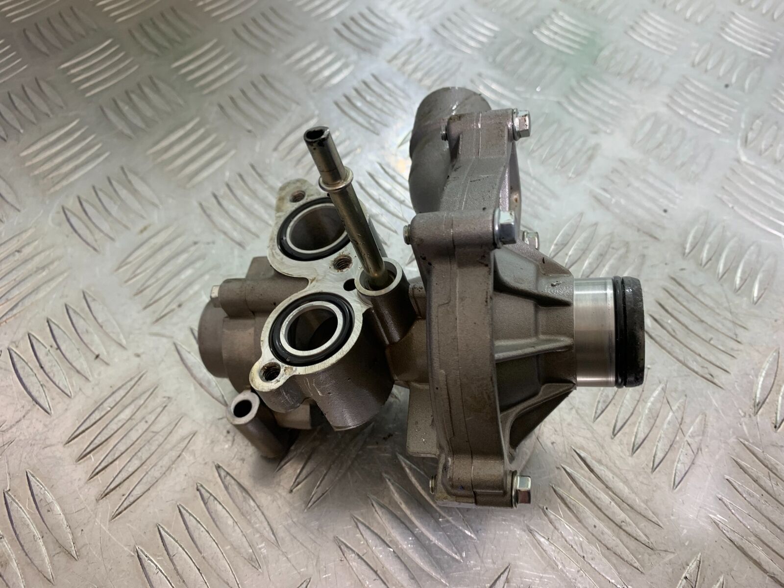 TRIUMPH 765 STREET TRIPLE RS OIL PUMP  YEAR 2018-2021 (STOCK 968)