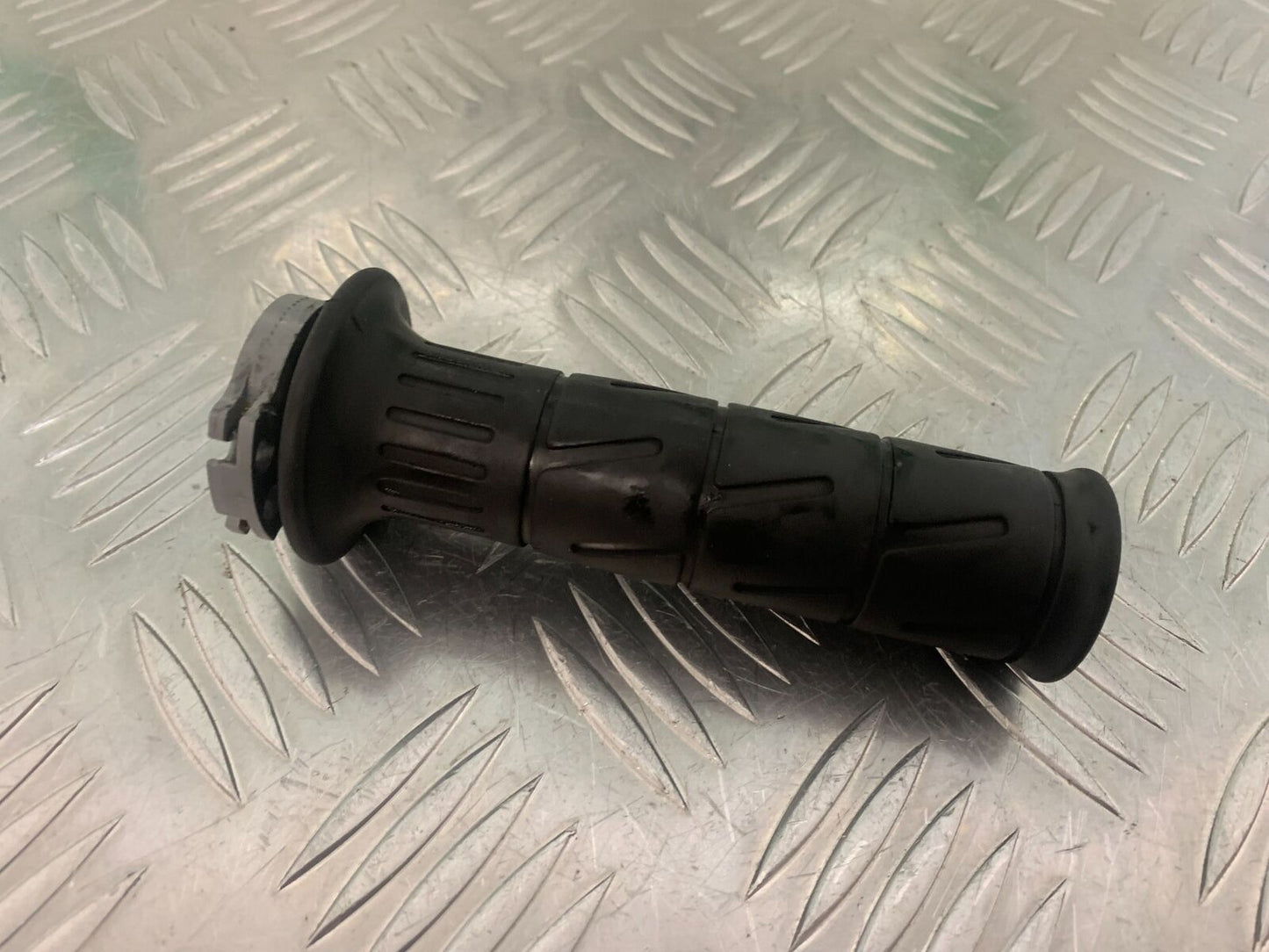 KAWASAKI ZX6R ZX6 R THROTTLE TWIST GRIP  YEAR 2007 2008 (STOCK 973)