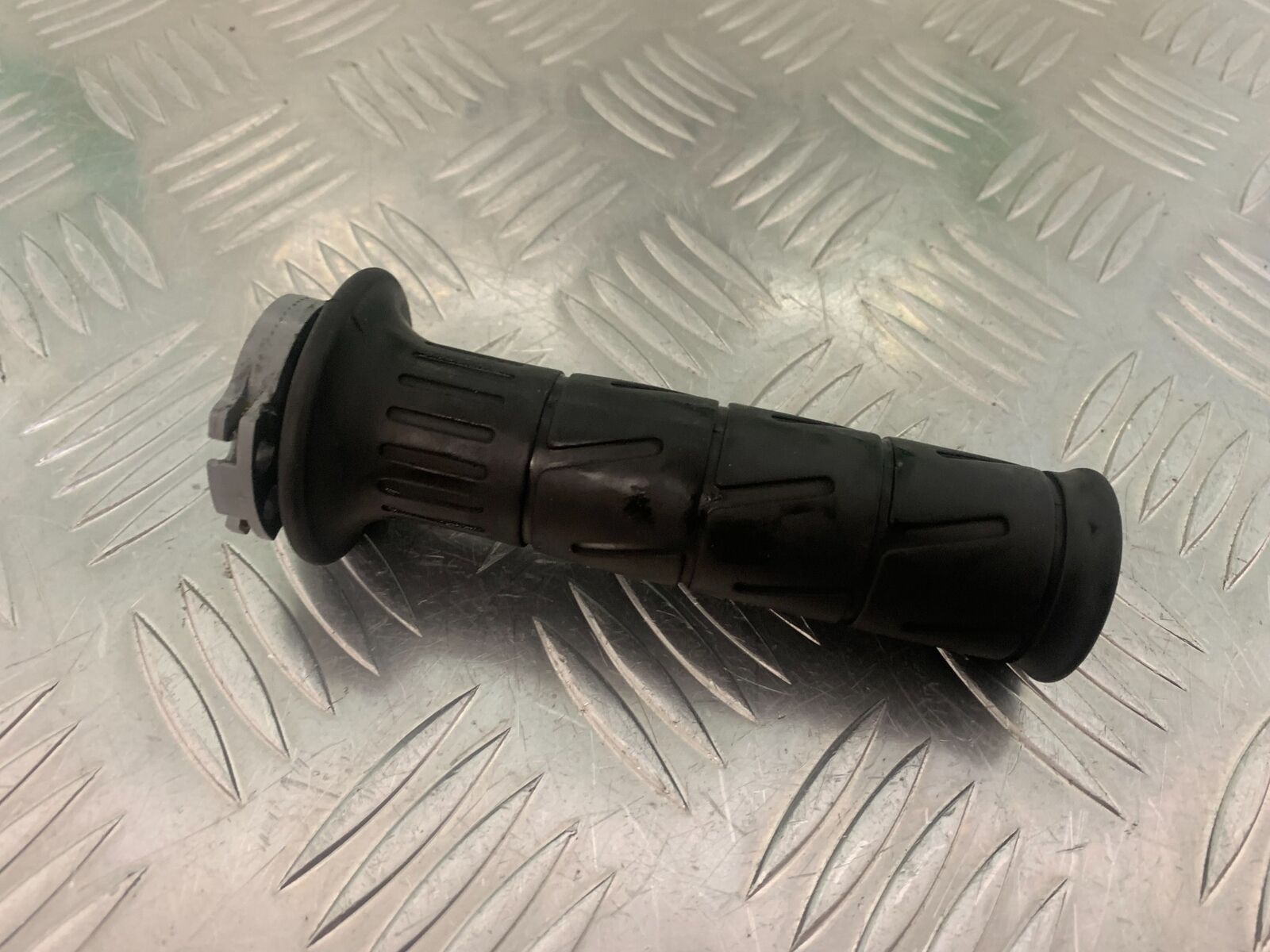 KAWASAKI ZX6R ZX6 R THROTTLE TWIST GRIP  YEAR 2007 2008 (STOCK 973)