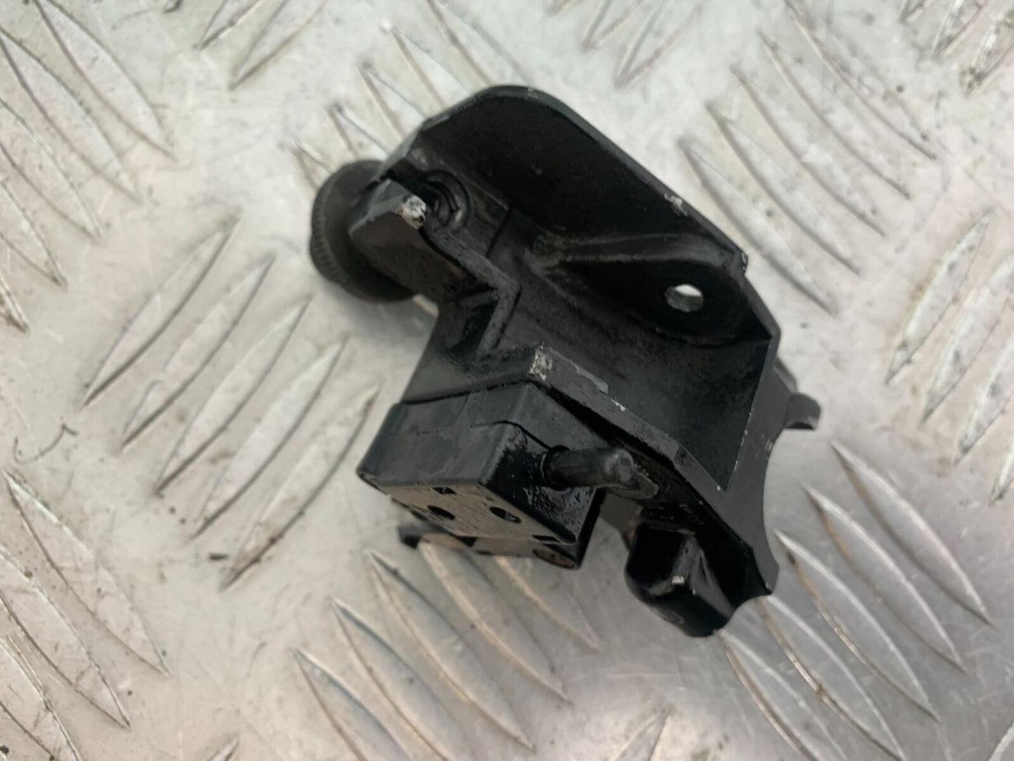 KAWASAKI Z750 Z 750 CLUTCH LEVER BRACKET  YEAR 2004-2006  (CMB1104)