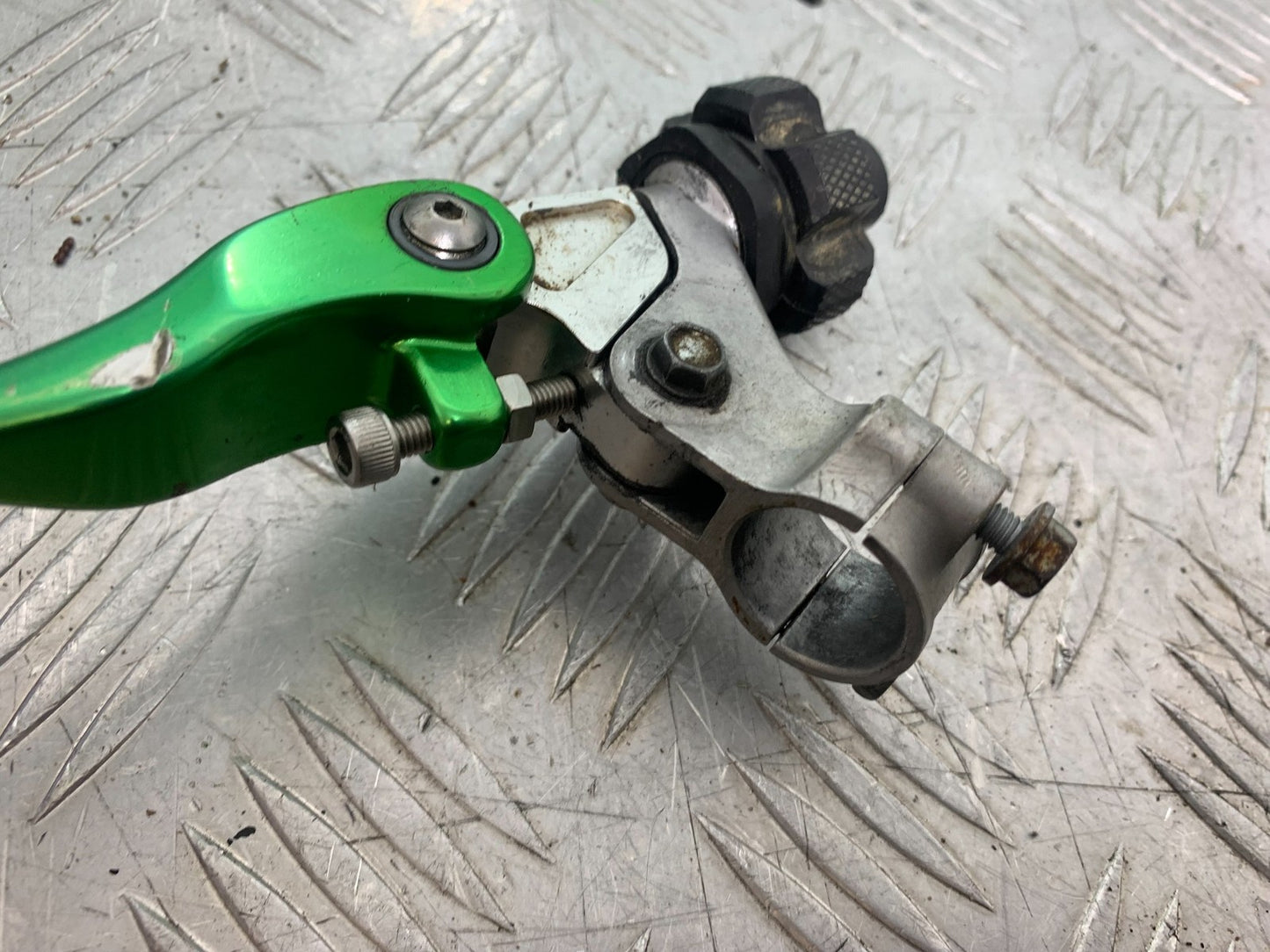 KAWASAKI KXF450 KXF 450 CLUTCH LEVER AND BRACKET  YEAR 2013 CMB1217)