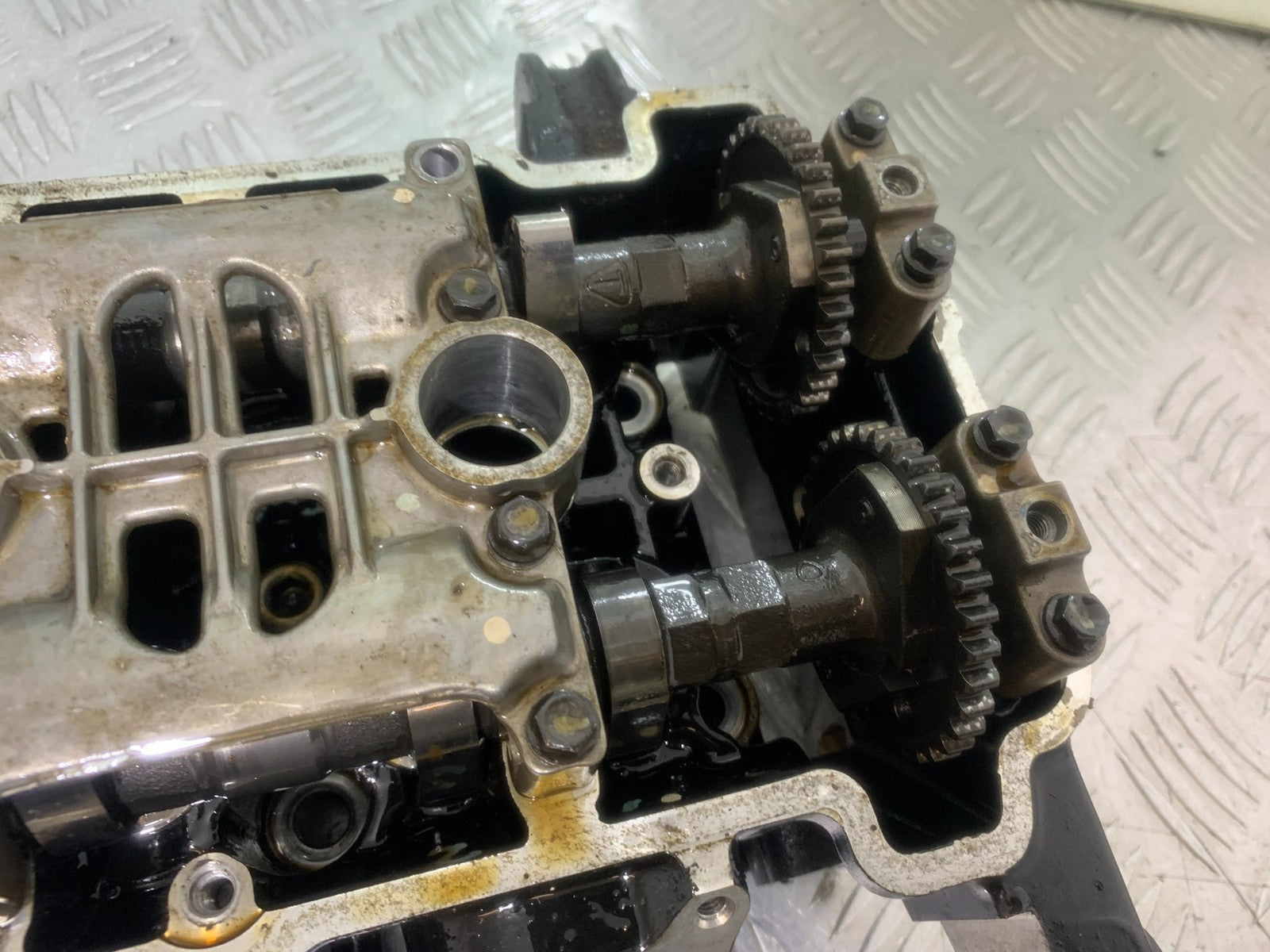TRIUMPH 1050 SPRINT GT CYLINDER HEAD AND CAMSHAFTS   YEAR 2010-2016 (CMB1250)