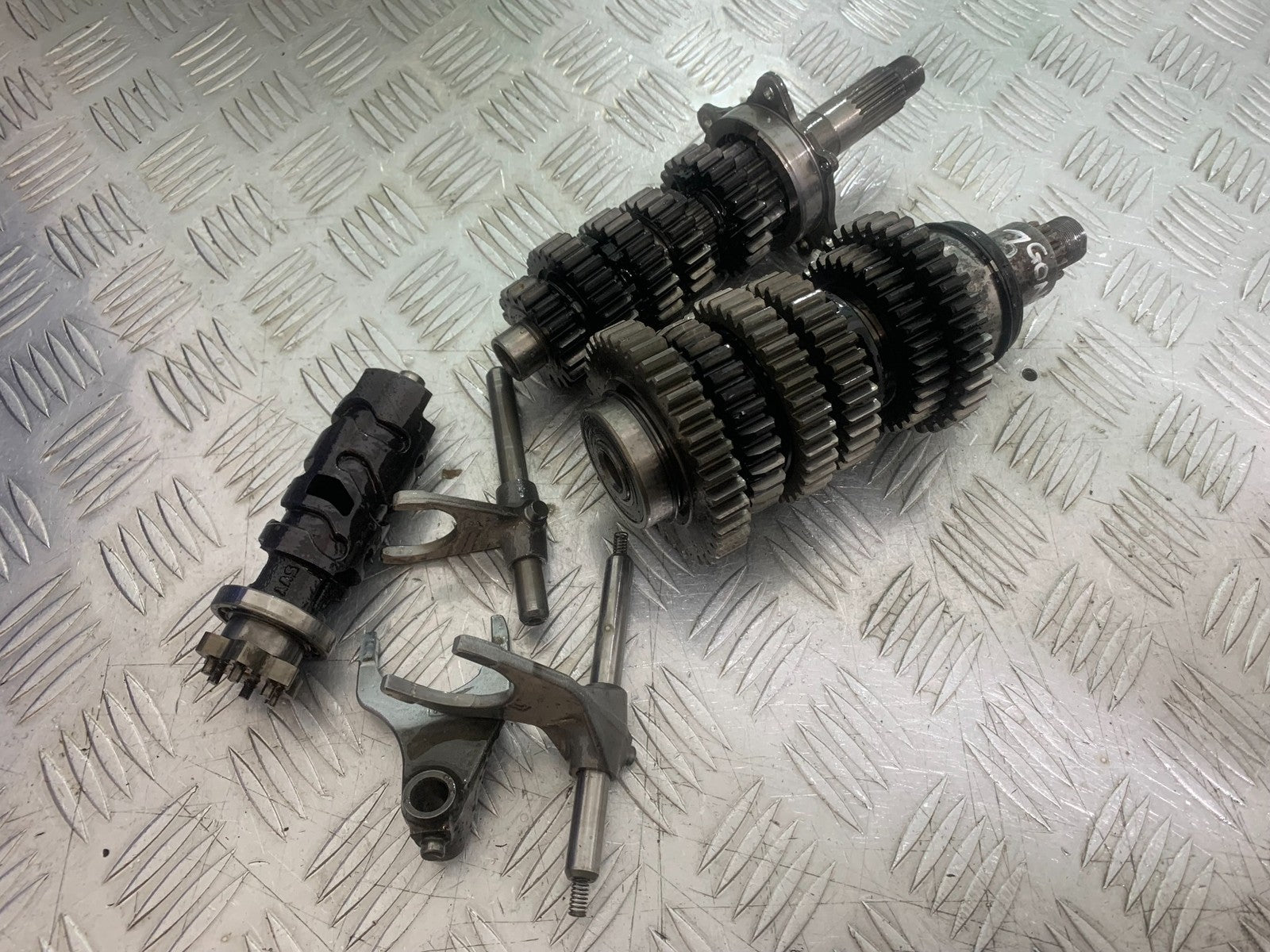 YAMAHA YZF R1 4C8 GEAR BOX (3RD GEAR GONE)  YEAR 2007-2008 (CMB1237)