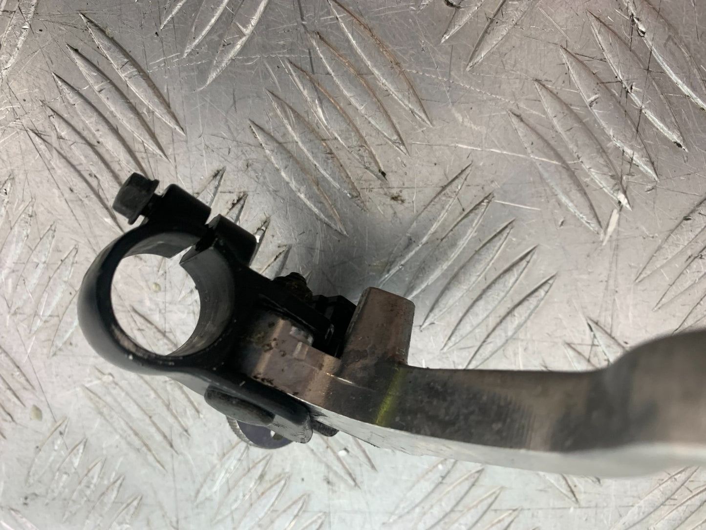 YAMAHA YZF R1 4XV CLUTCH LEVER AND BRACKET  YEAR 1998-99 (CMB1291)