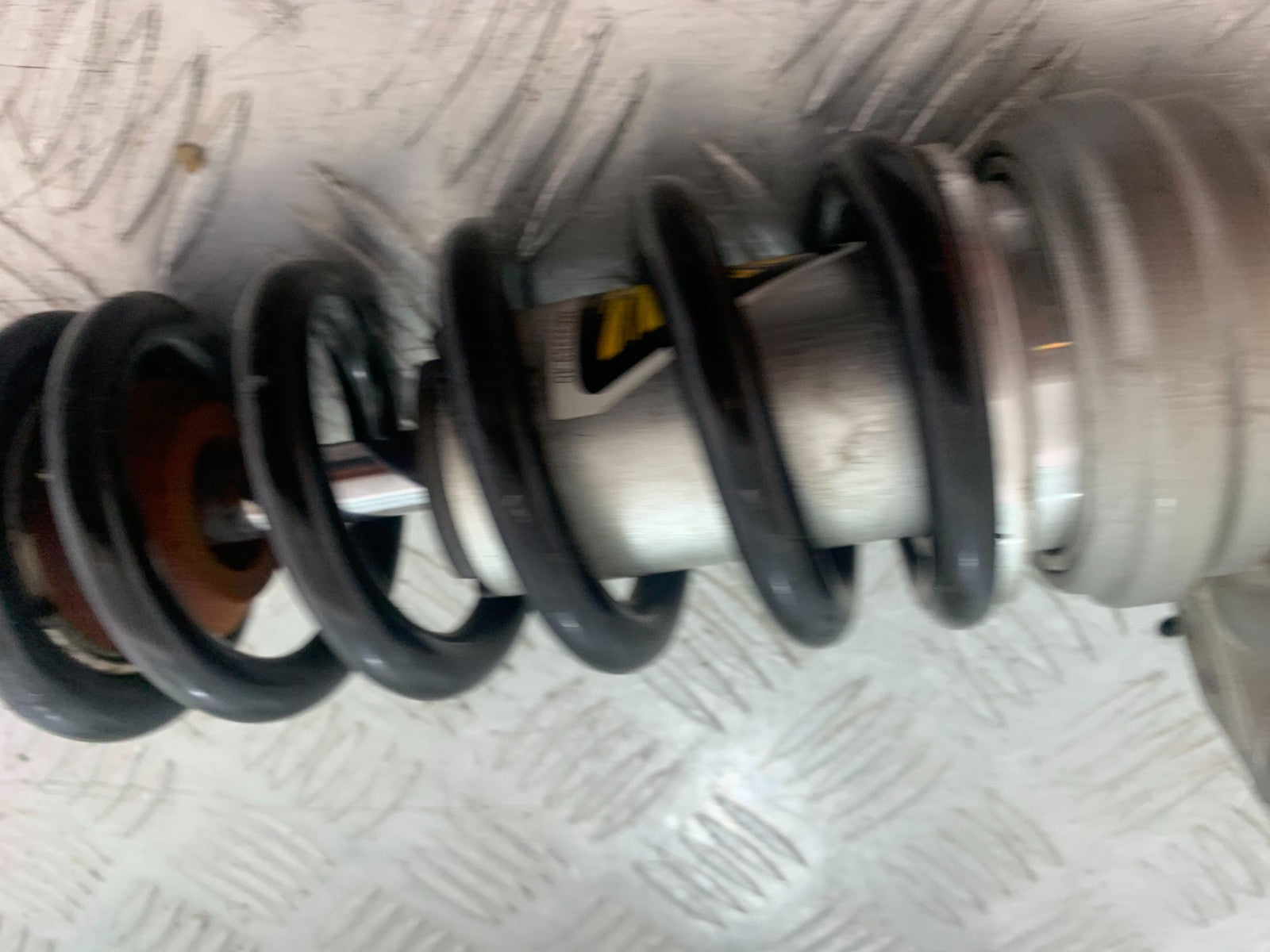 YAMAHA YZF R1 14 B BIG BANG REAR SHOCK   2009-14 (CMB1175)