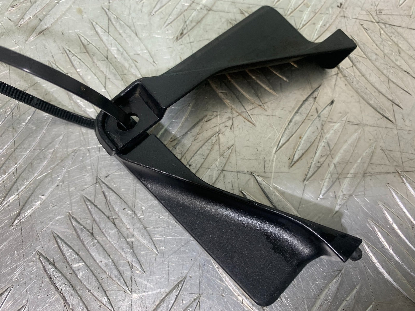 YAMAHA YZF R1 4XV 2 X BRACKETS  YEAR 1998-99 (CMB1291)